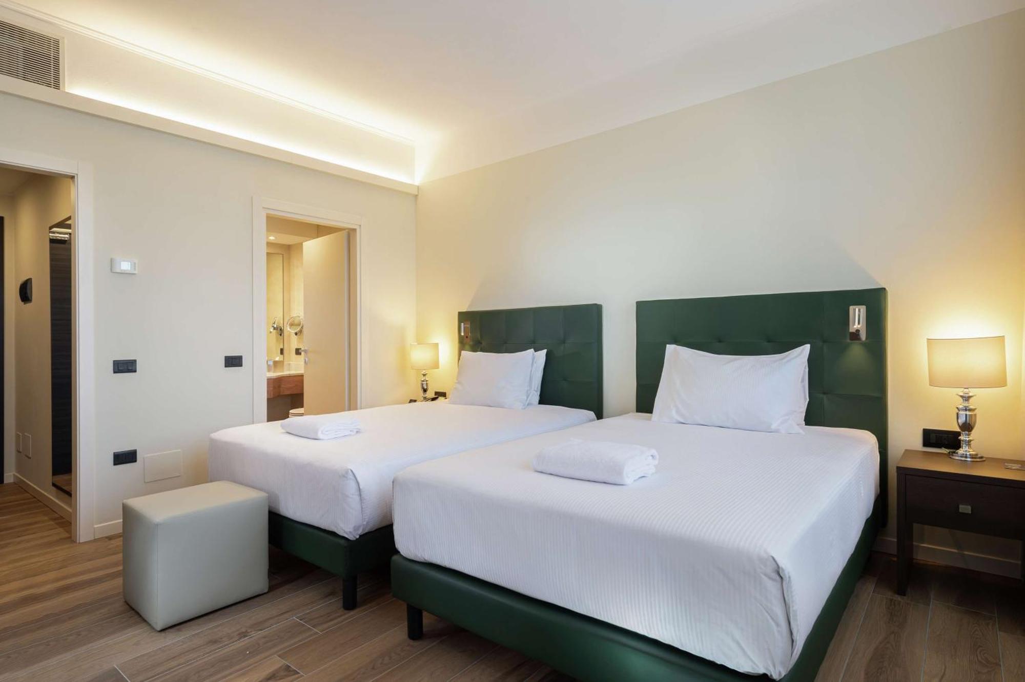 Deluxe Doppelzimmer mit 2 Doppelbetten