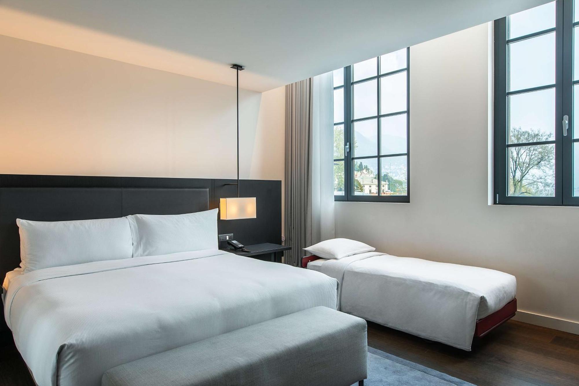 Family Room,1552485004:JPEG