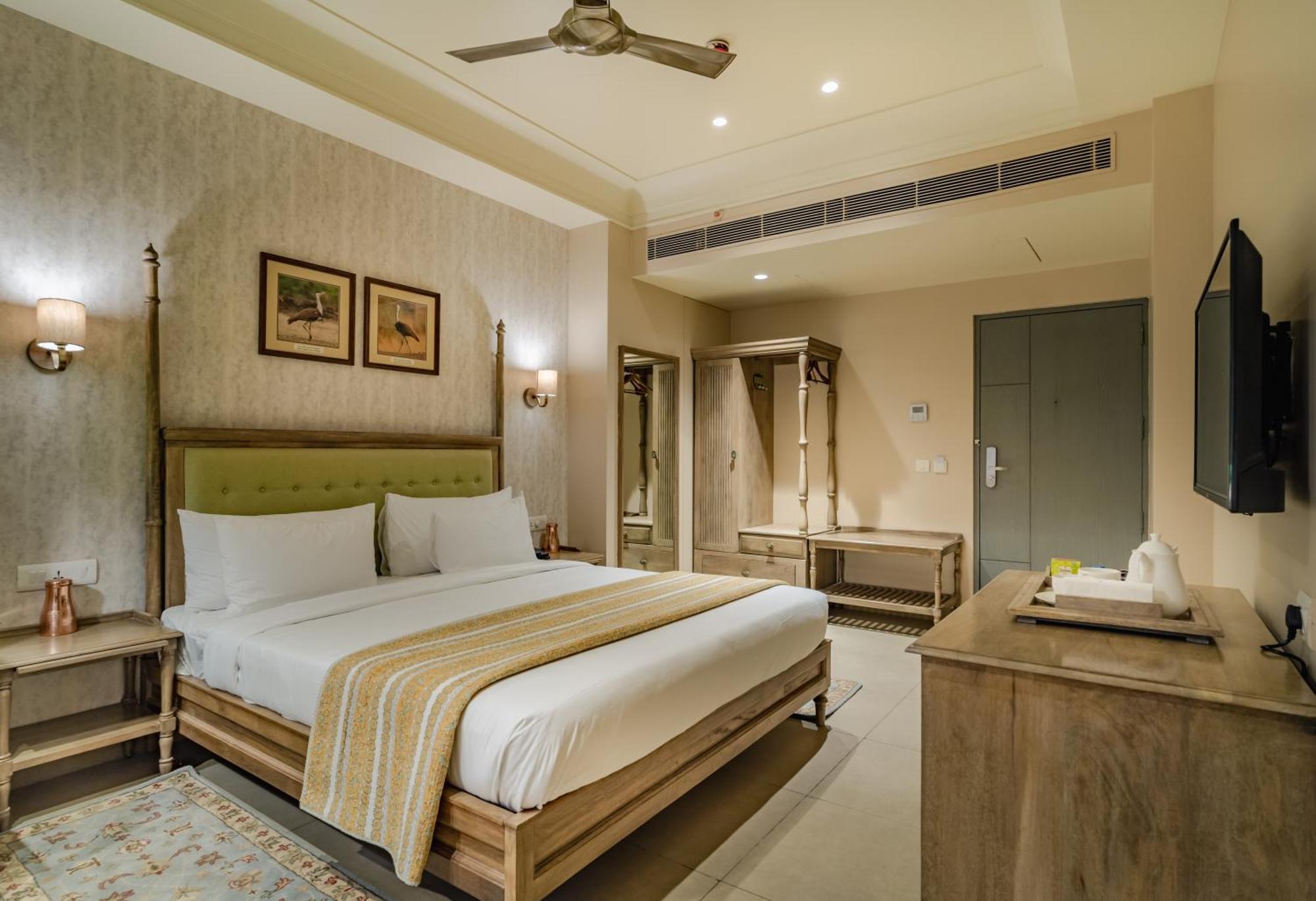 Superior King Room