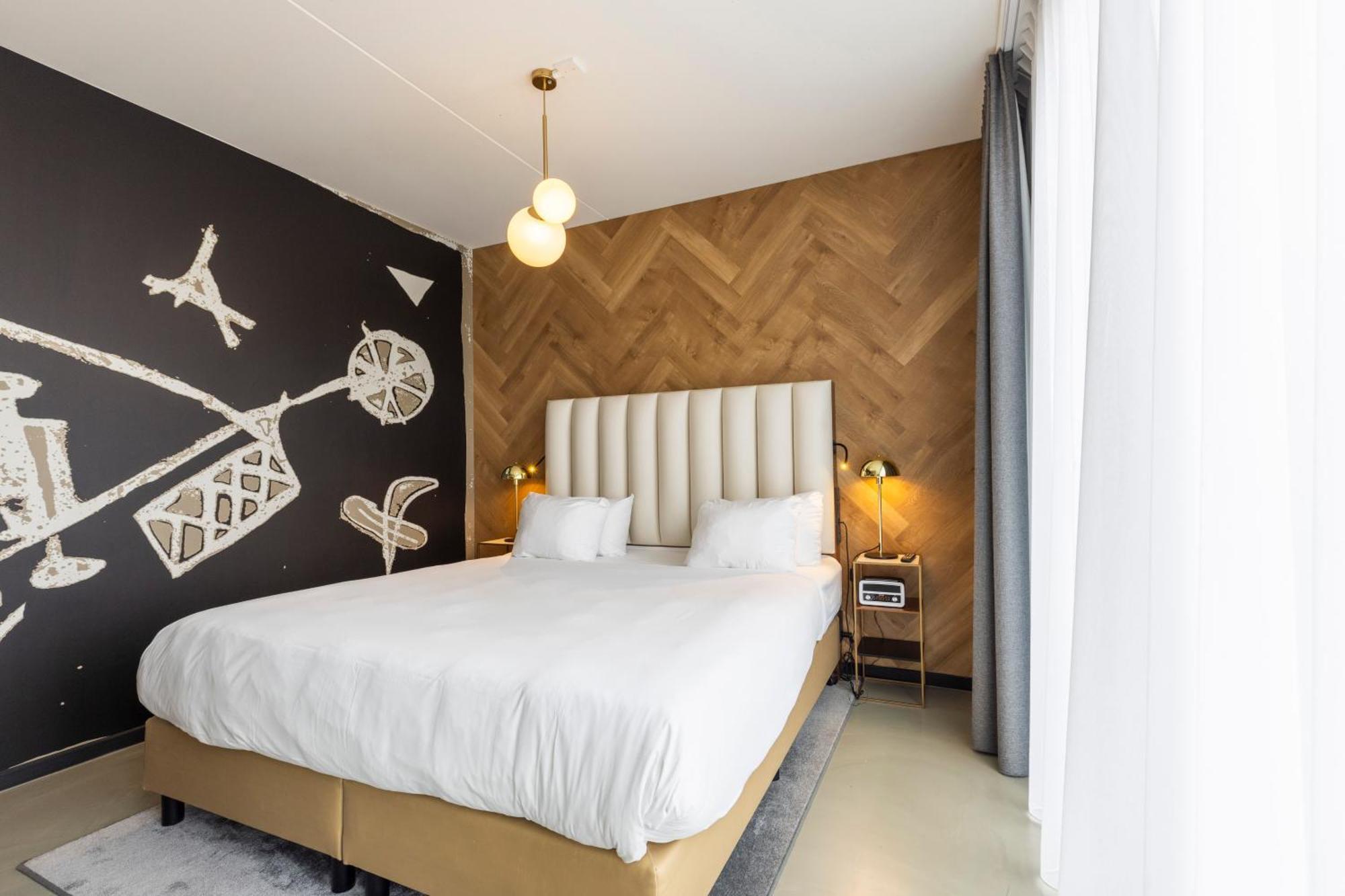 Double Room,1578460925:JPEG