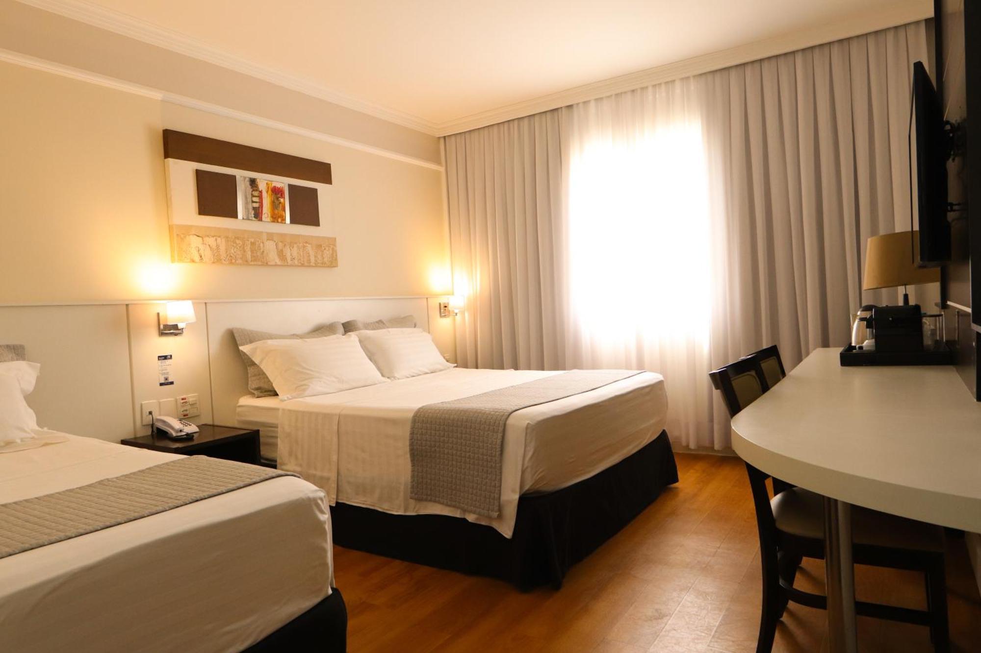 Deluxe Suite Queen Bed