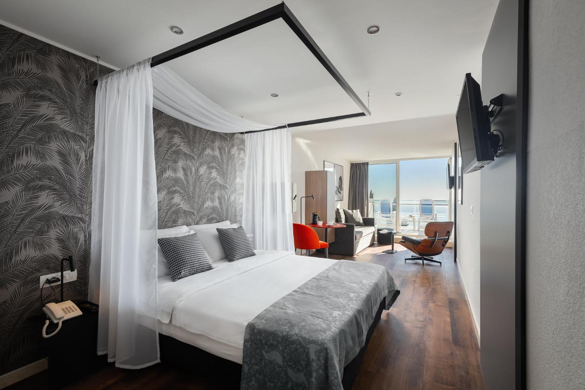 Junior Suite with Sea View,1580414609:JPEG