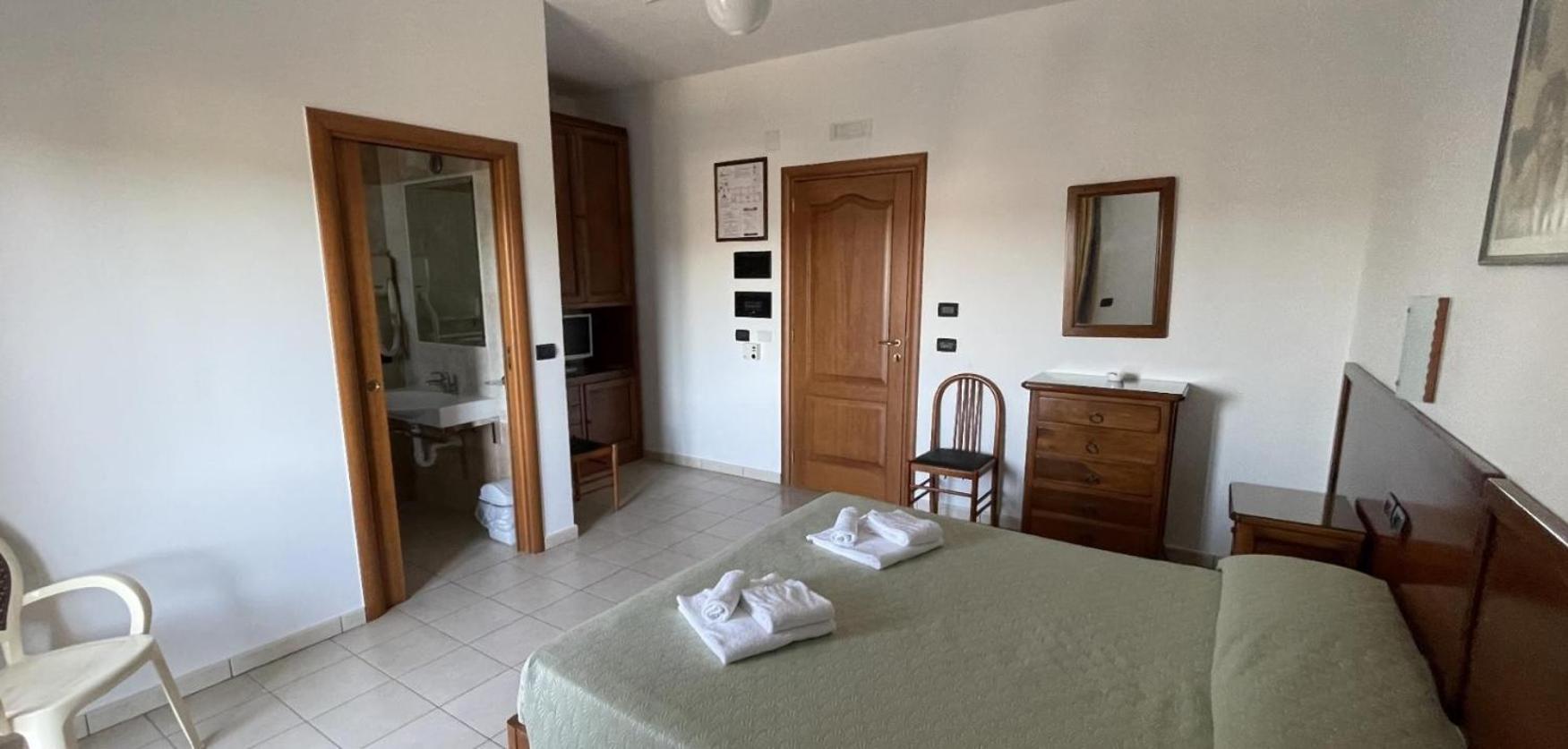 Double or Twin Room Garden View