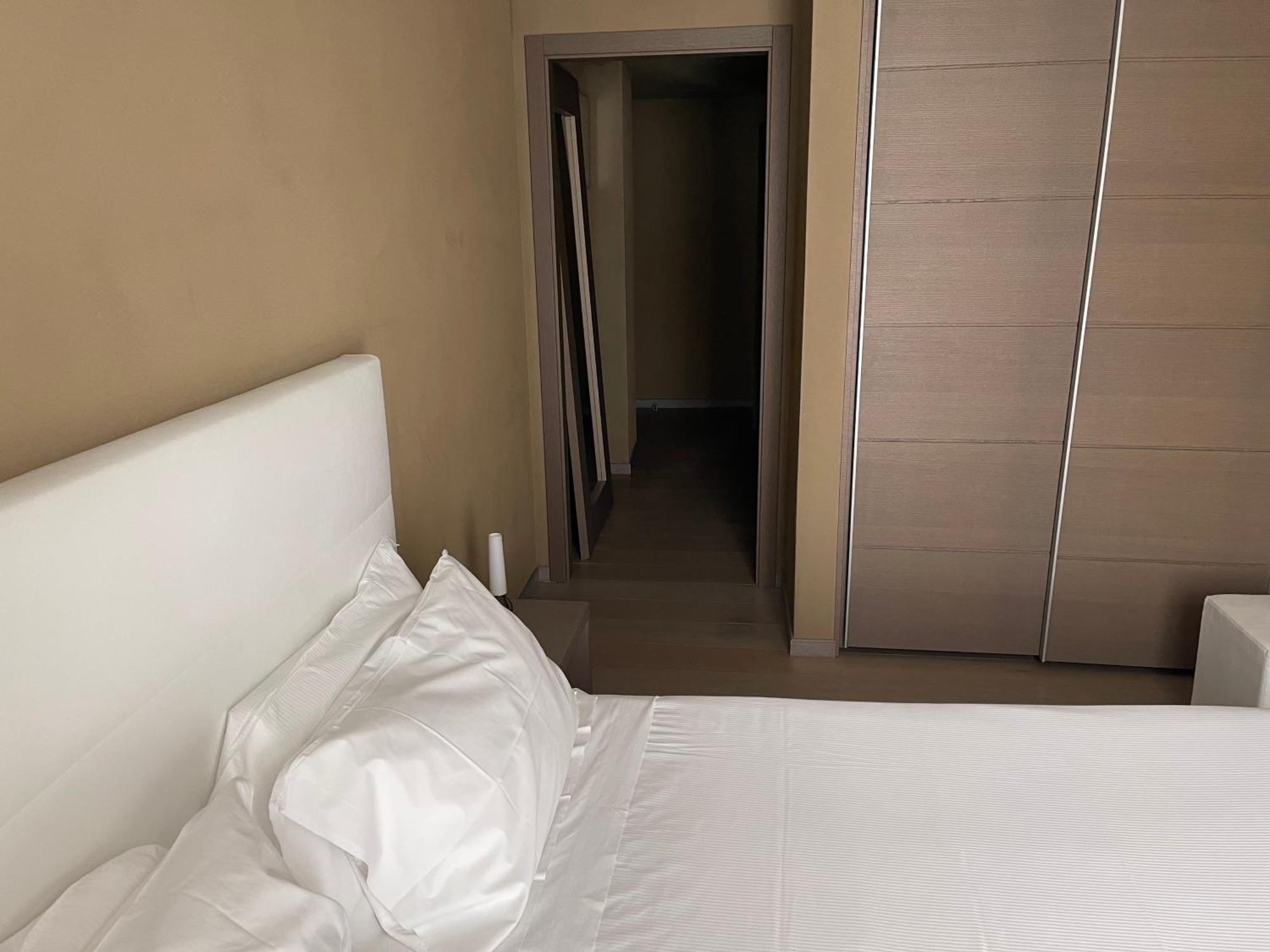 Double or Twin Room Lake View