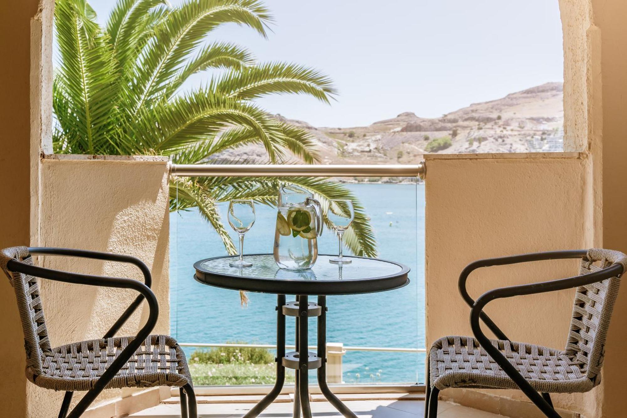 Deluxe Junior Suite direkt am Strand mit offenem Schnitt