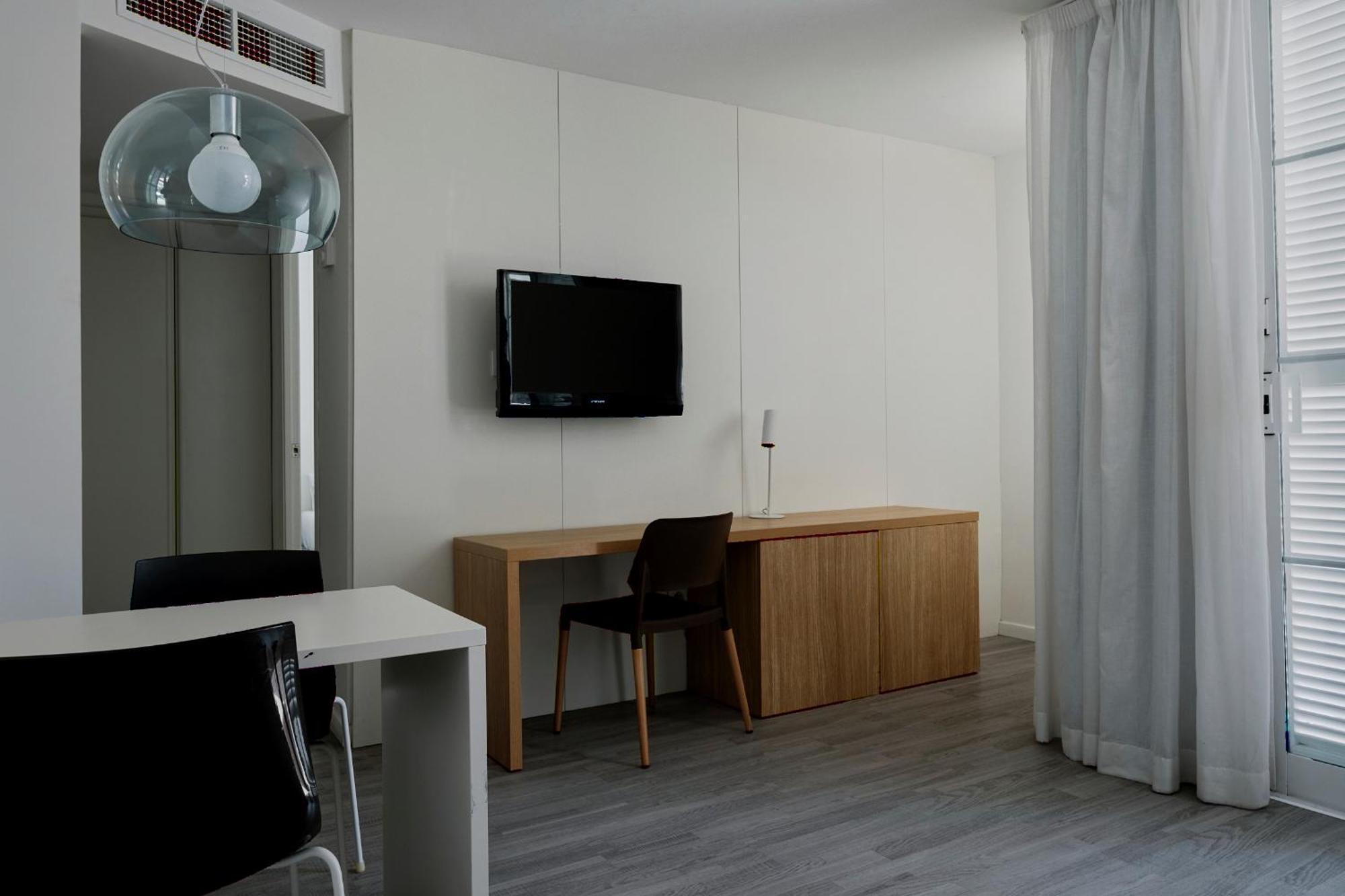 One Bedroom Apartment Terrace