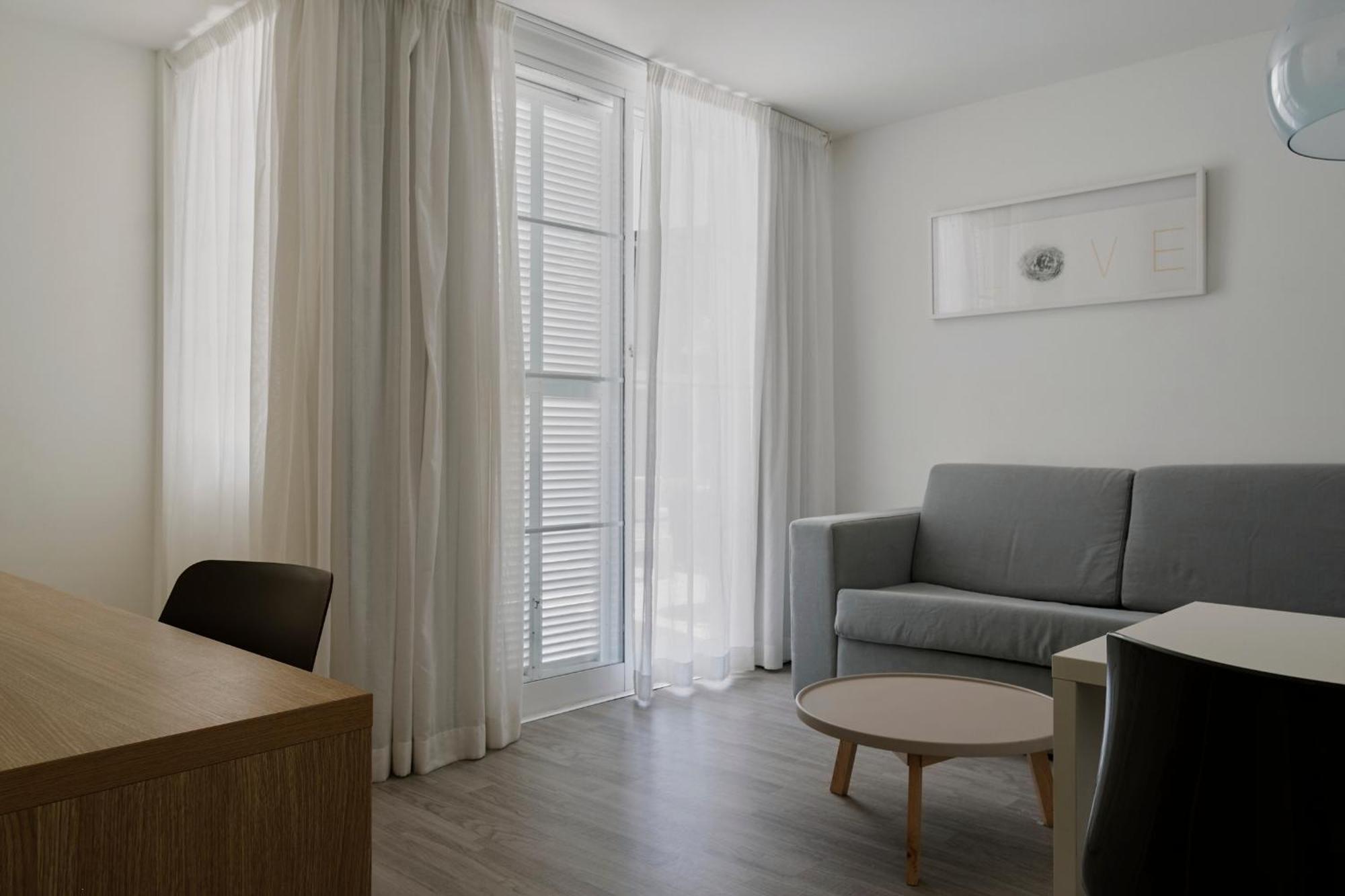 One Bedroom Apartment Terrace