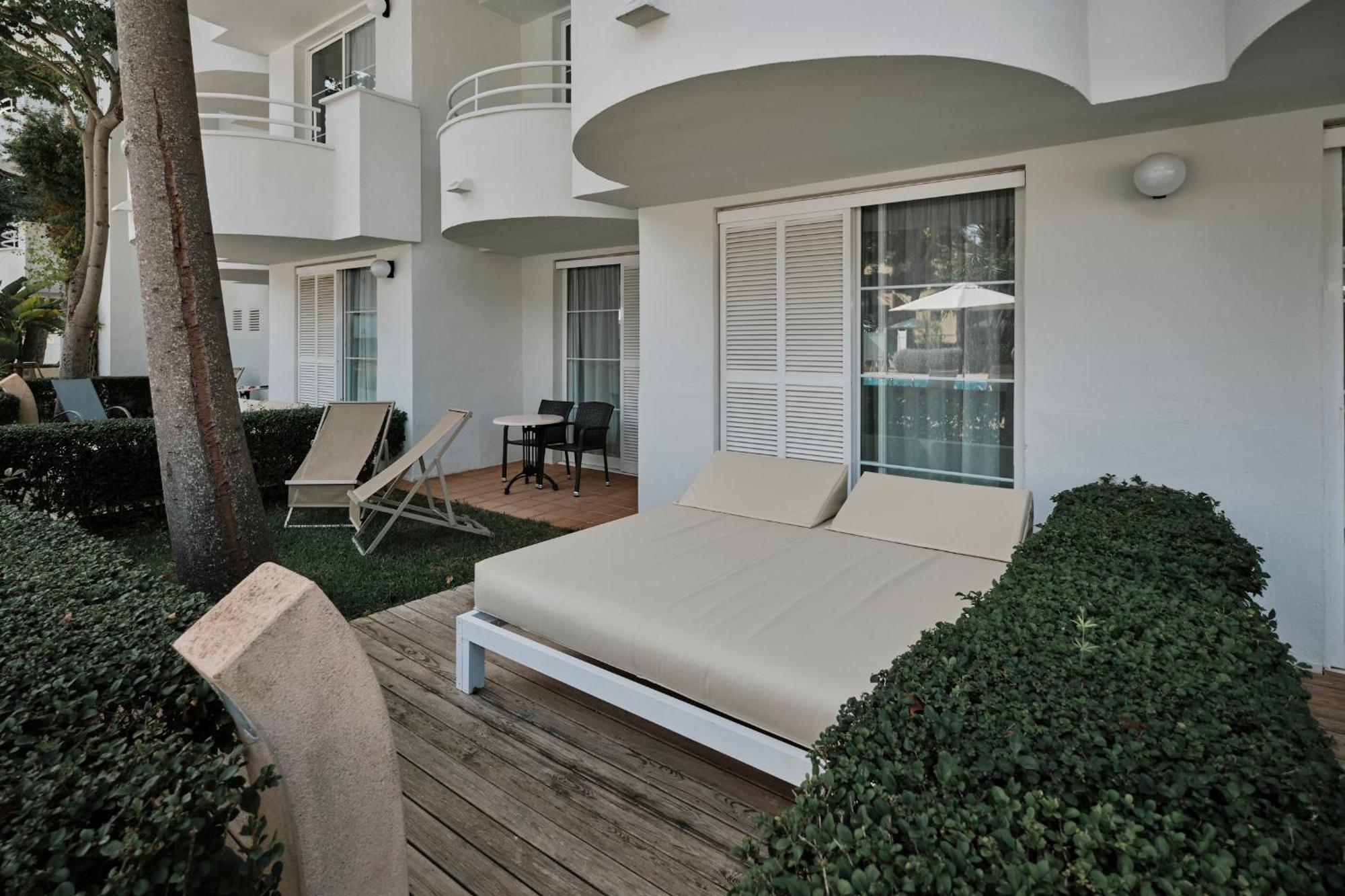One Bedroom Apartment Terrace