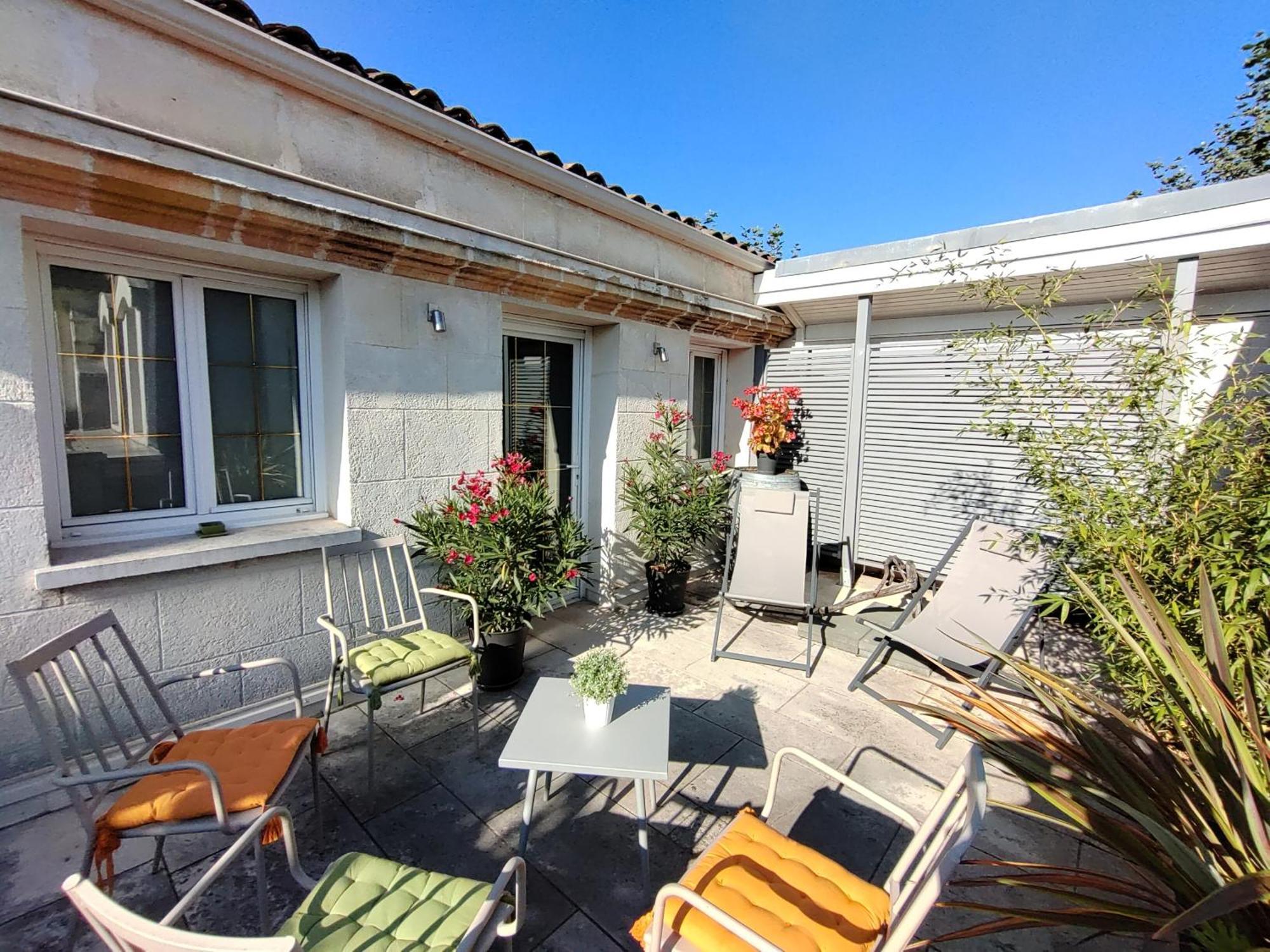 Chambre Triple avec Salle de Bains Privative