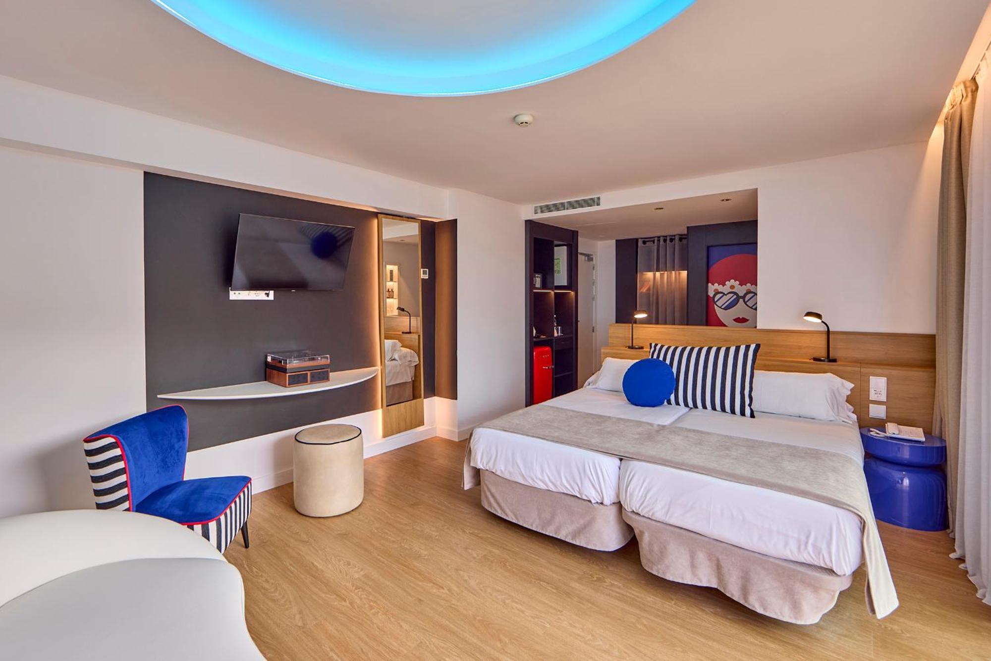 Junior Suite Side Sea View
