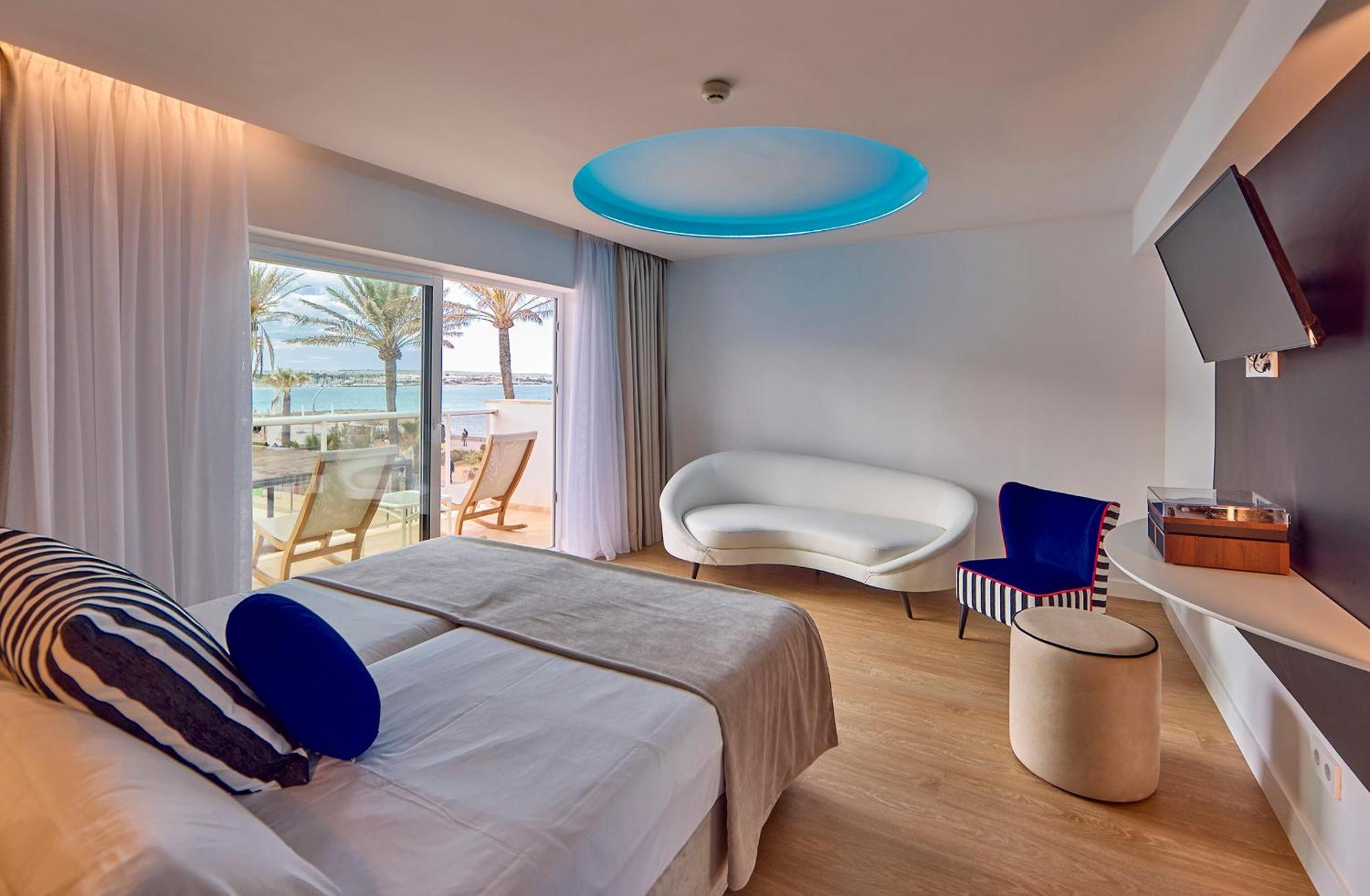 Junior Suite Side Sea View