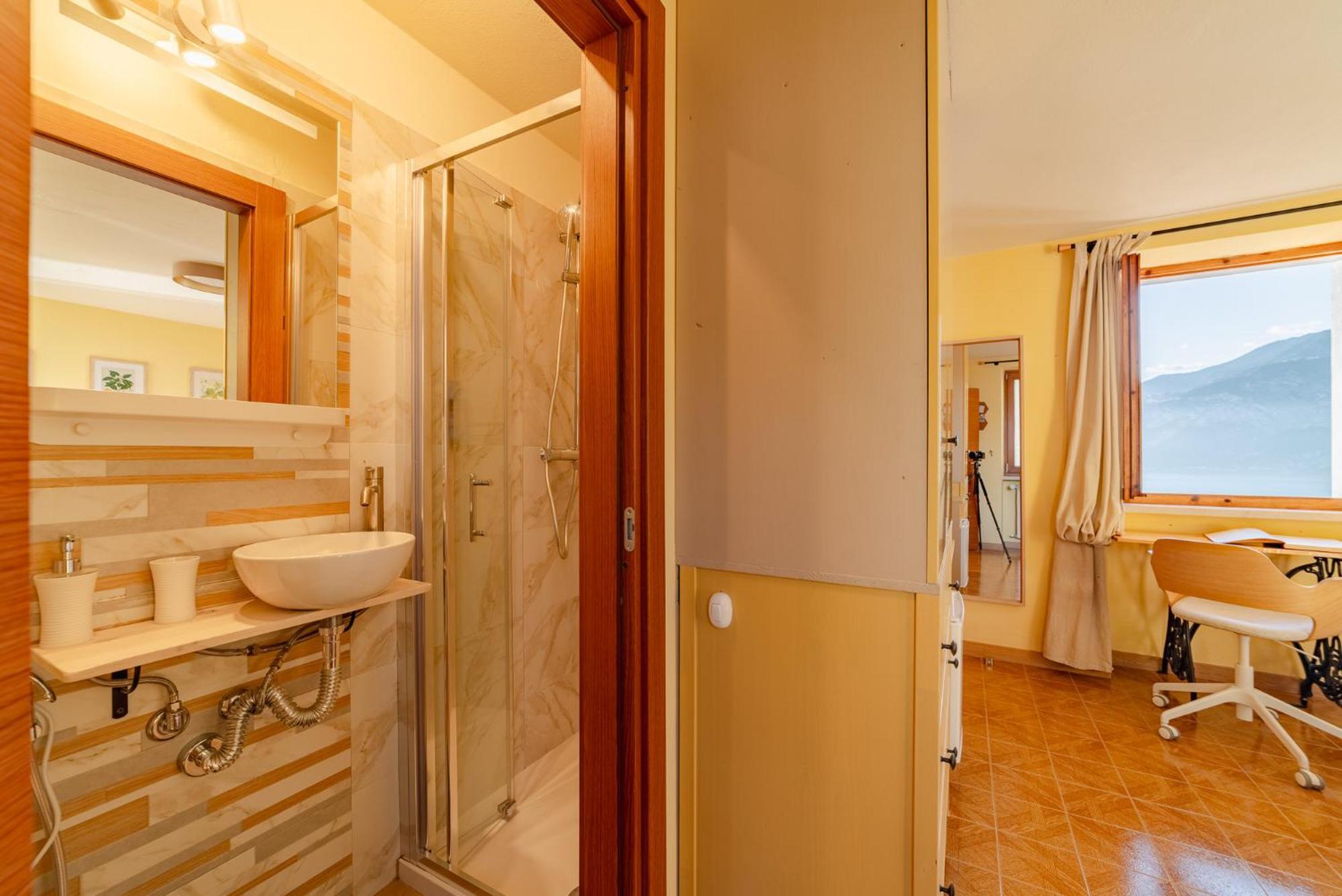 Quadruple Room Lake View