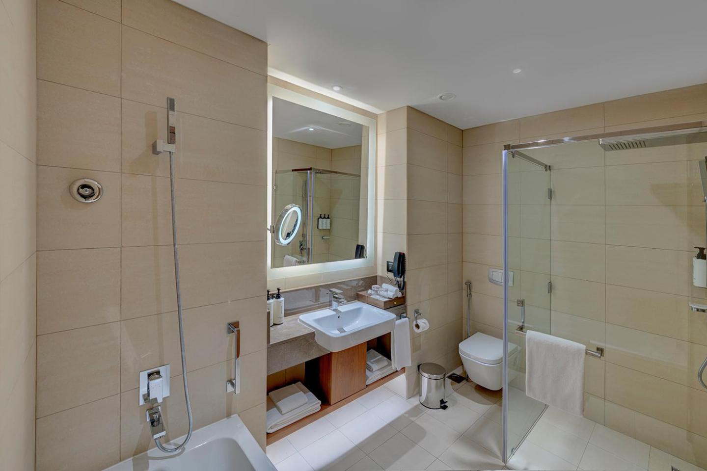 Premium King Room with Garden View - Lounge Access