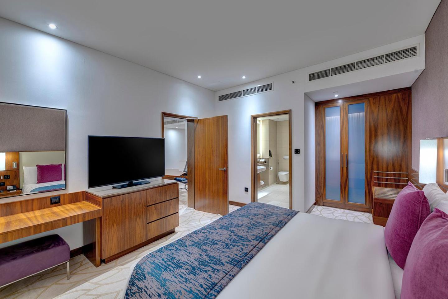 Suite met 1 Slaapkamer, Kingsize Bed en Uitzicht op de Tuin
