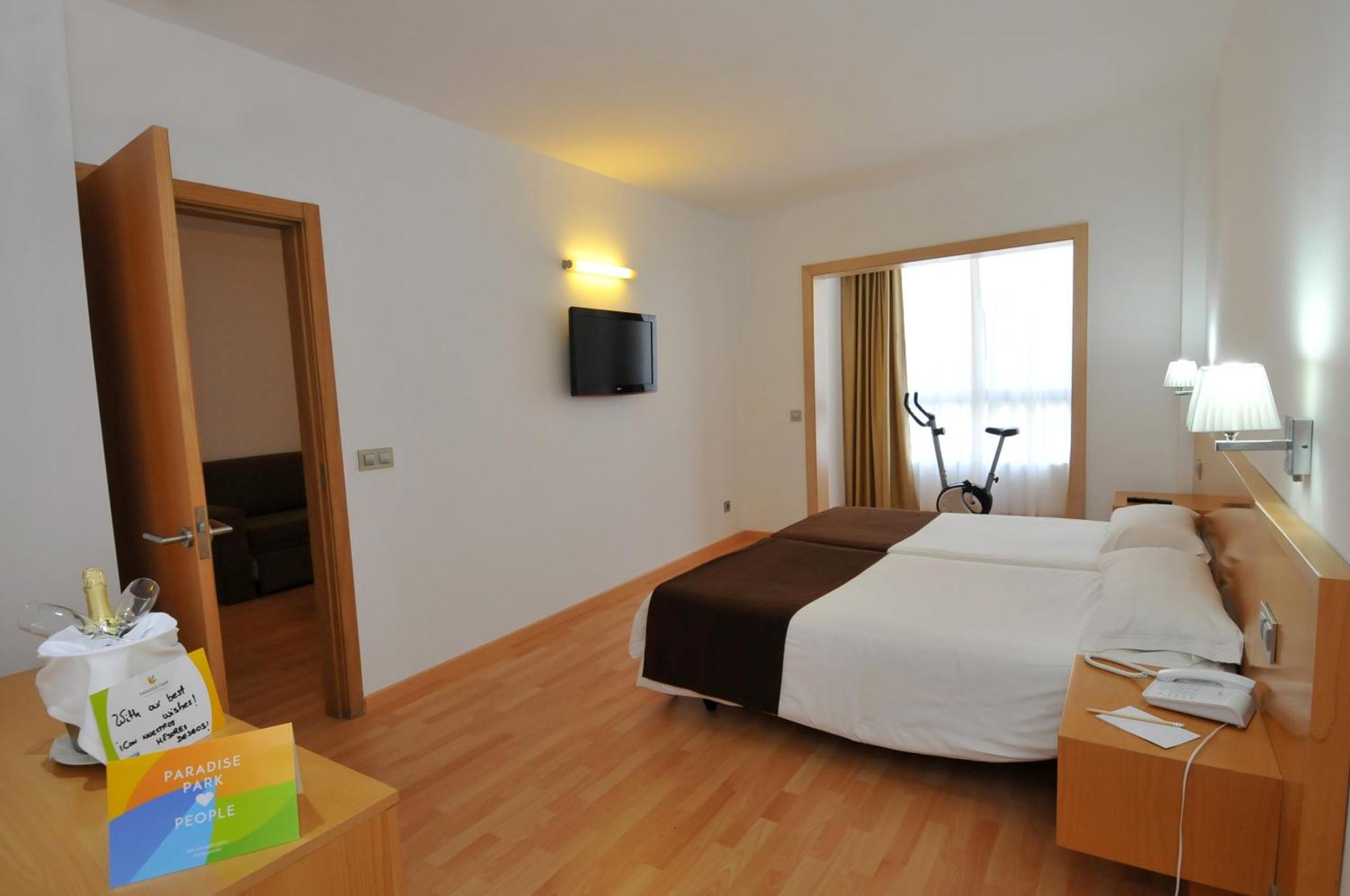 Premium Familienzimmer (2 Erwachsene + 1 Kind)