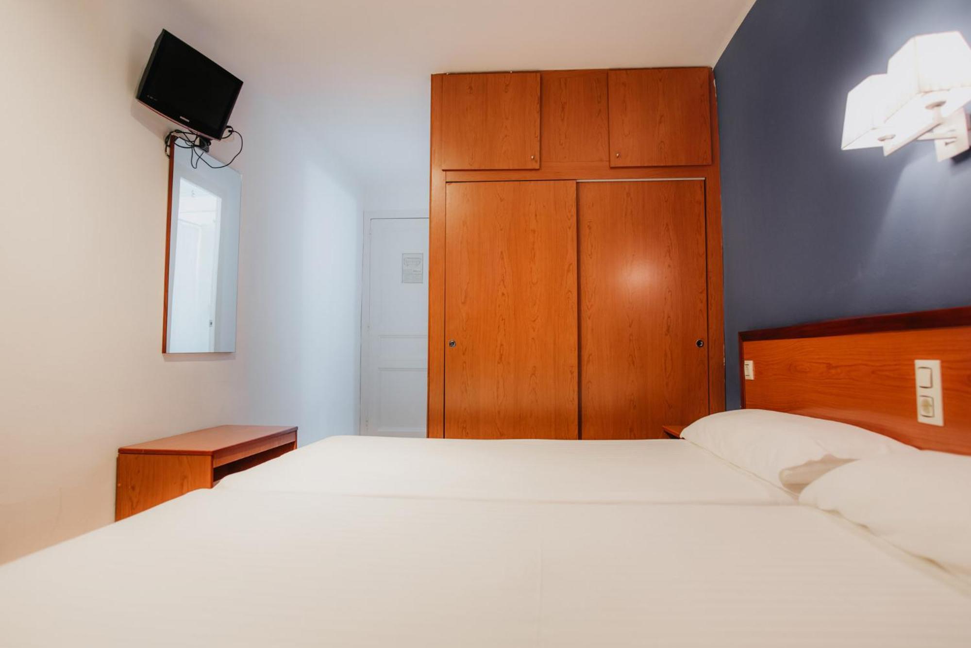Twin Room,1611061803:JPEG