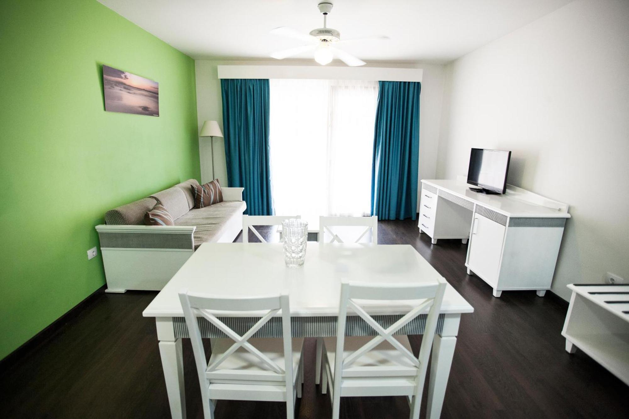 Superior One-Bedroom Apartment (2 Adults),1612956035:JPEG