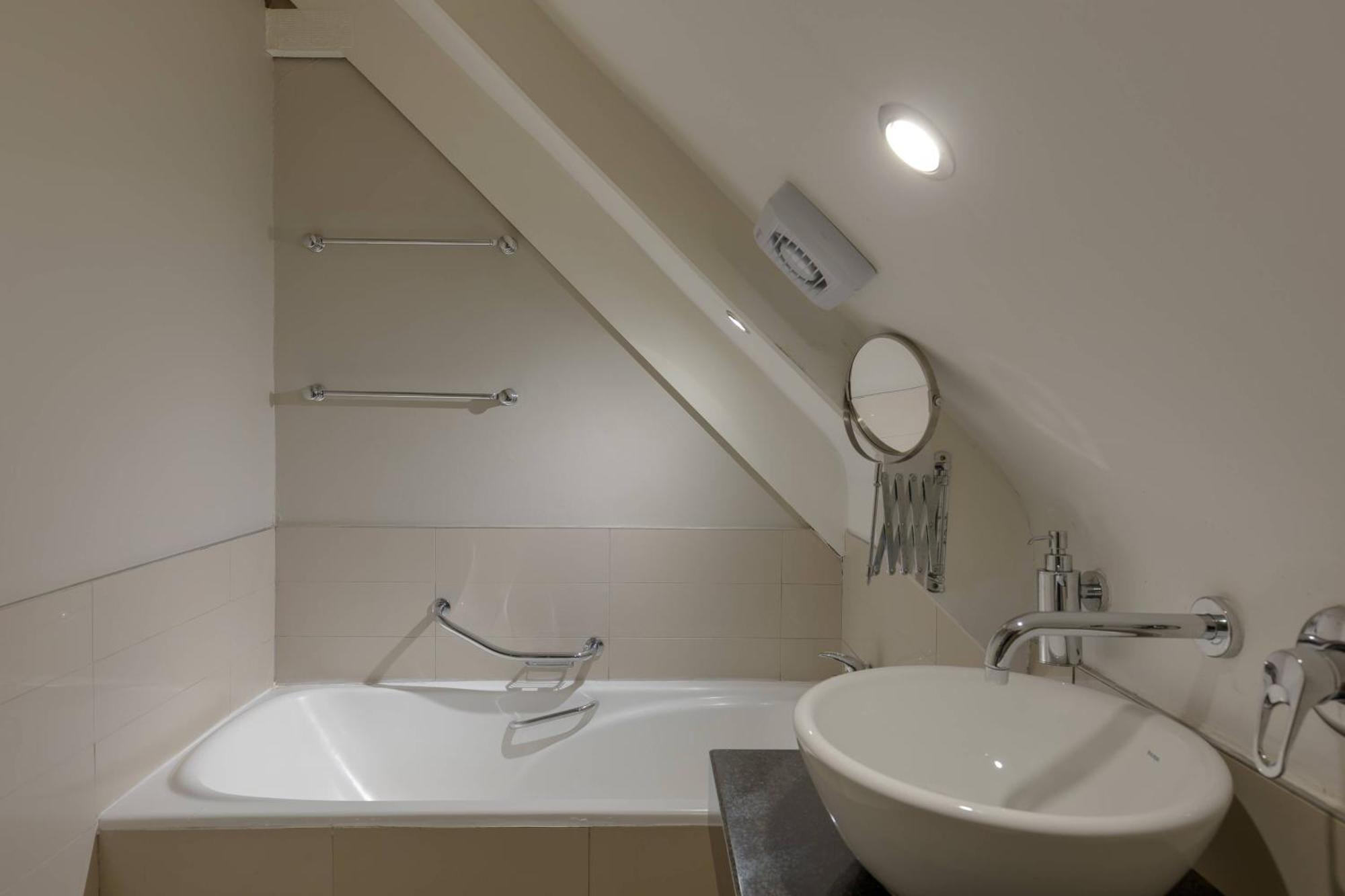 2 Bedroom Bi-level Loft, 1 Queen & 2 Twin,1634413329:JPEG
