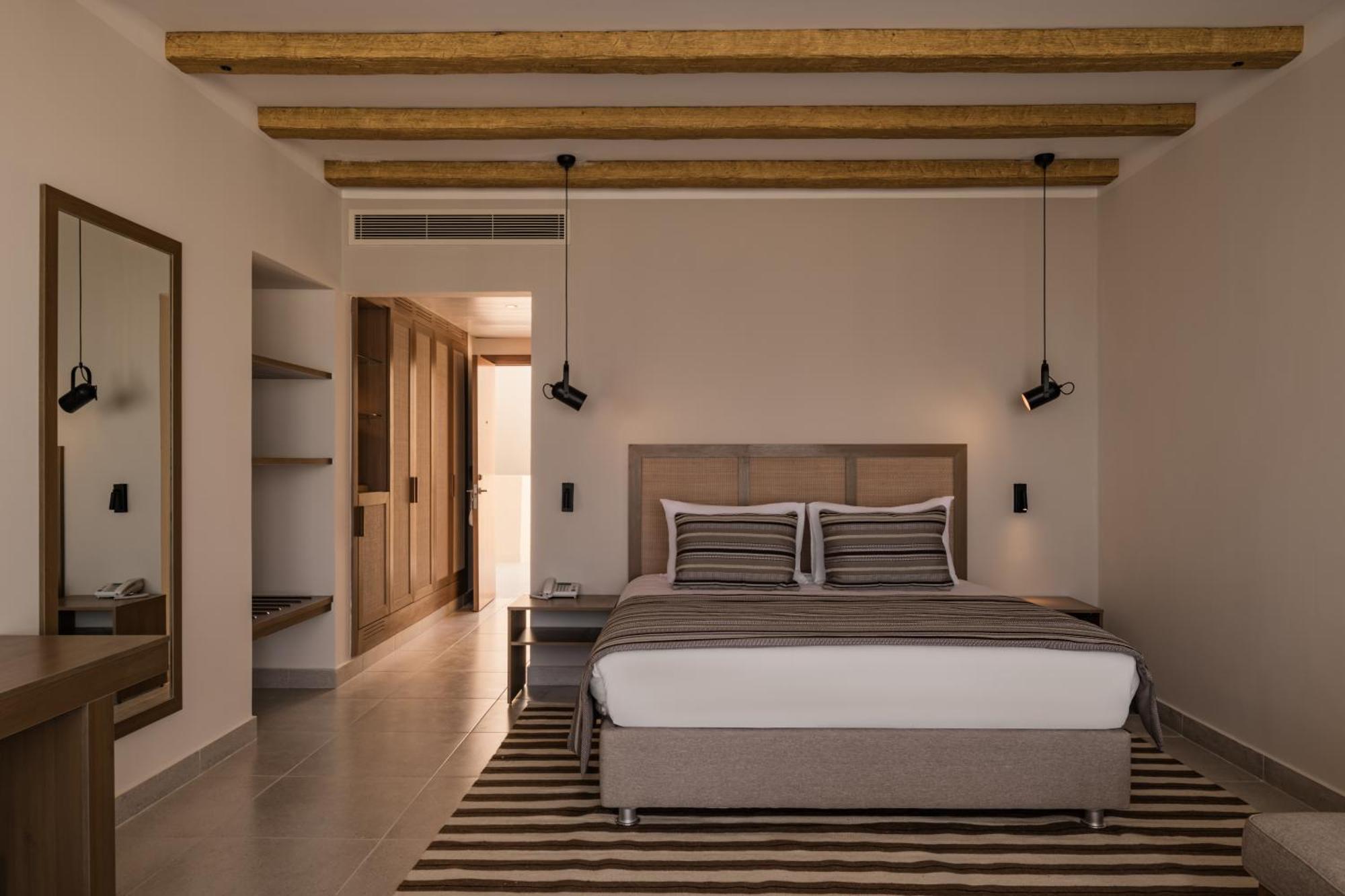 Superior Queen Garden View,1641314789:JPEG