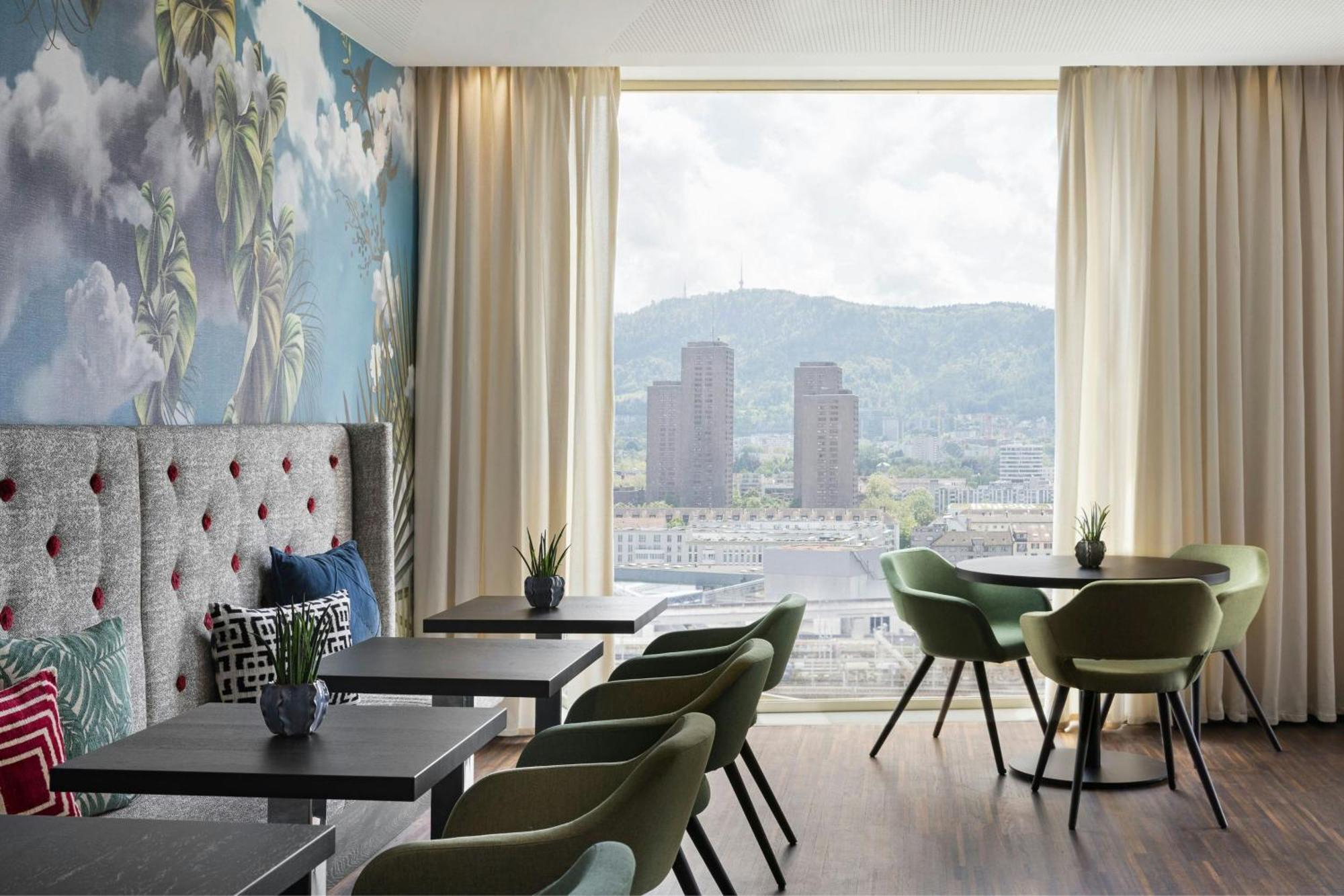 Double Room Club Lounge Access