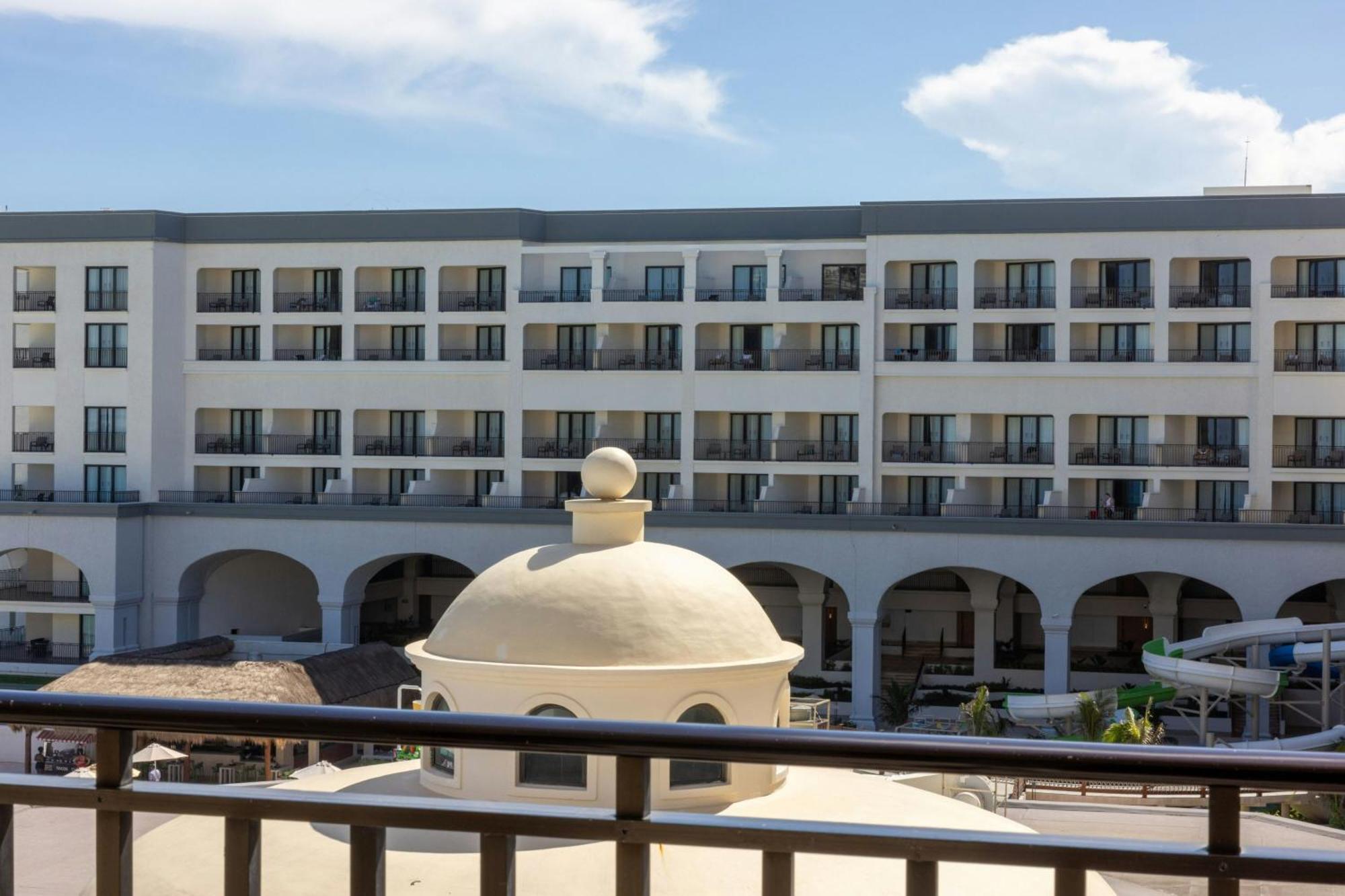 Resort View Room,1656182119:JPEG