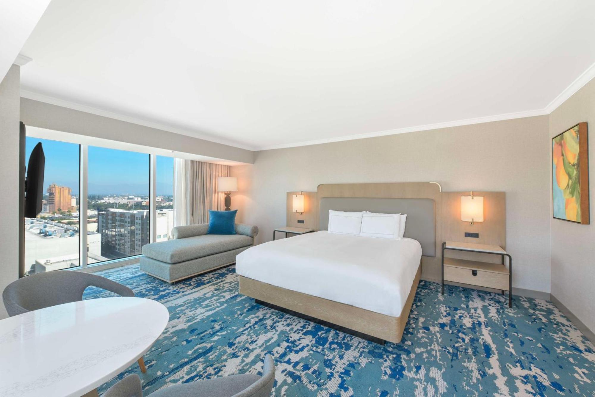 King Room with Park or Pool View