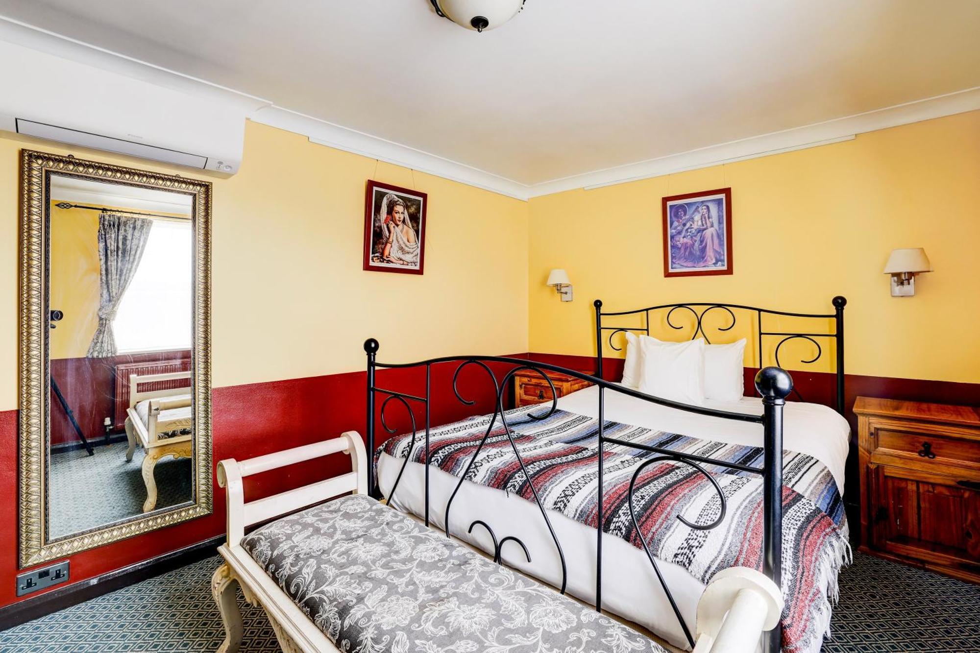 Chambre Simple avec Salle de Bains Commune