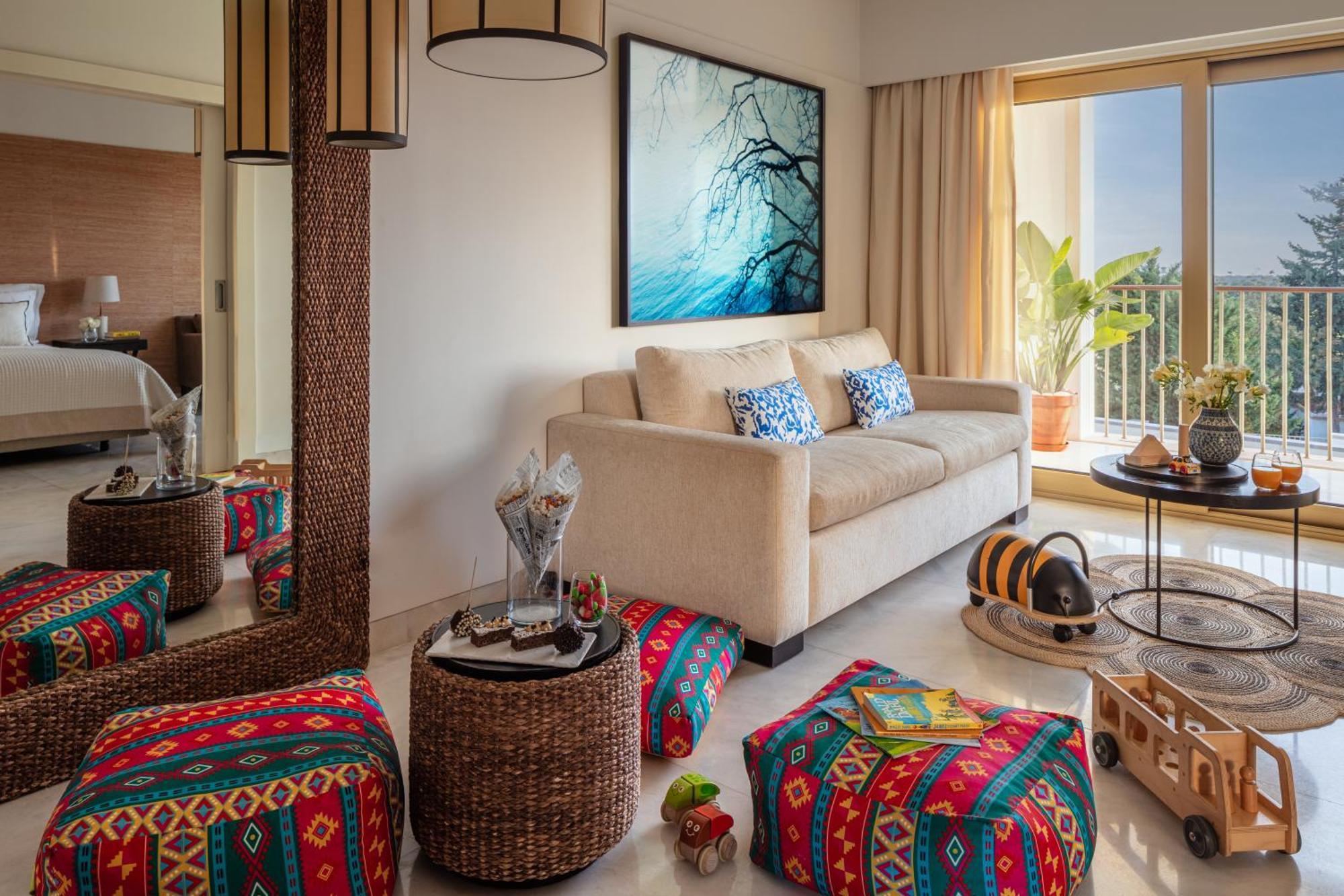 Two-Bedroom Family King Suite with Two Twin Beds,1698225278:JPEG