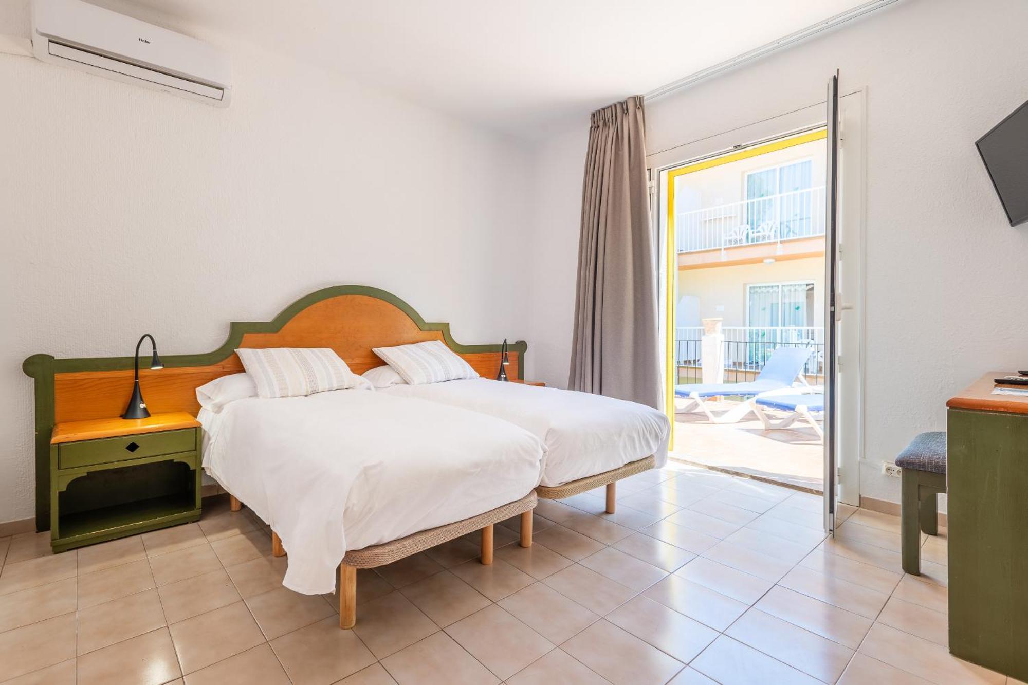 Economy Twin Room