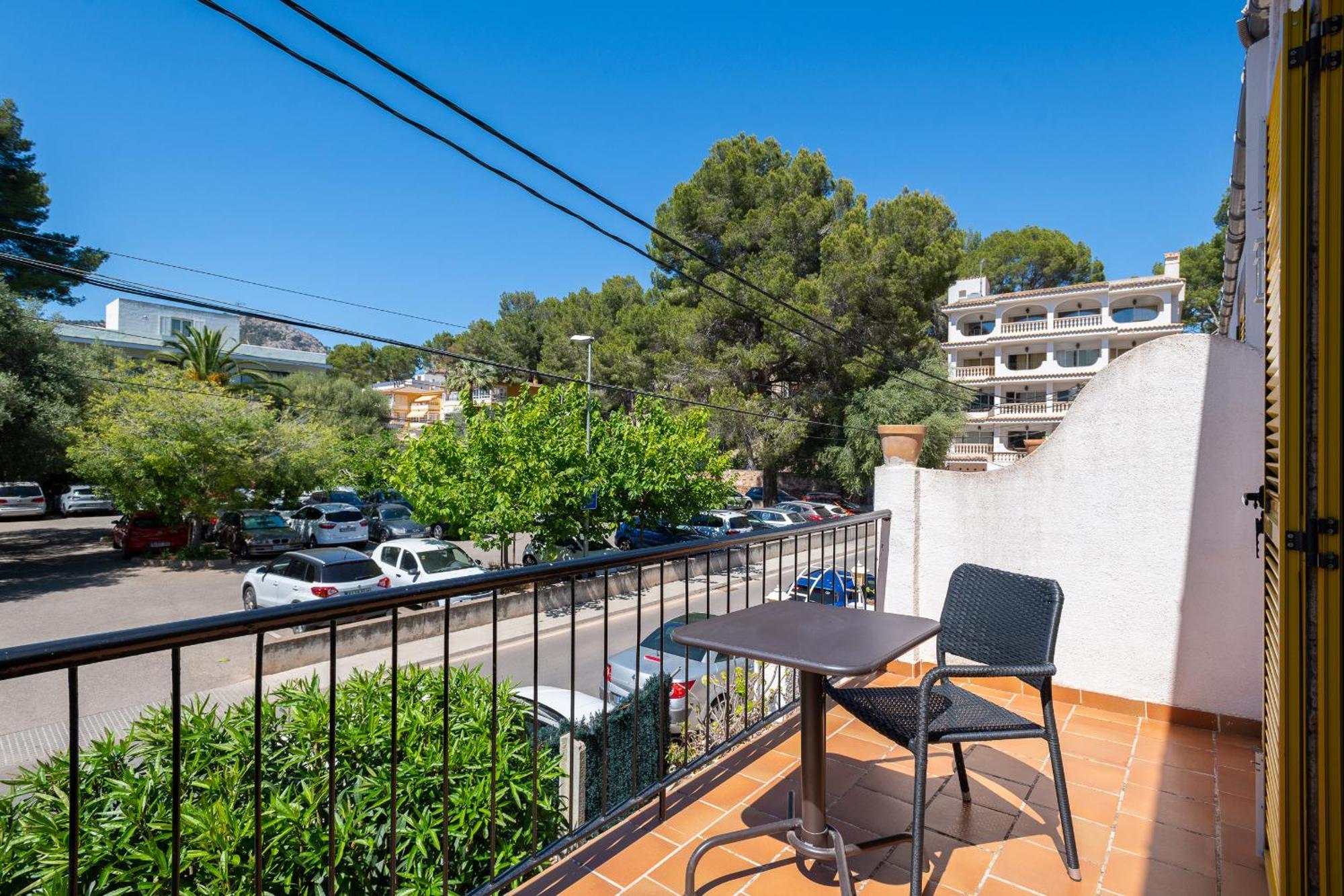 Single Room Balcony