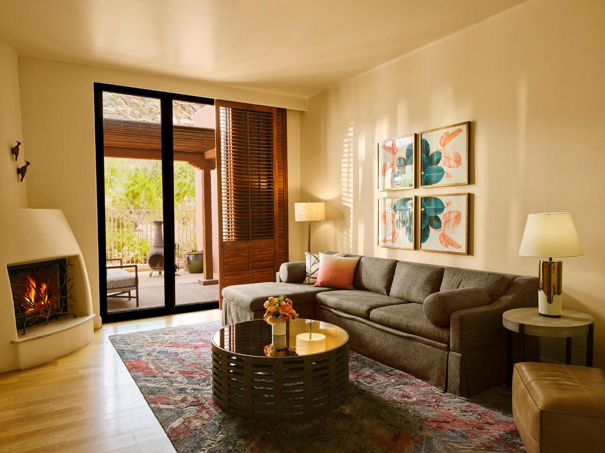 One-Bedroom Oasis Plunge Pool King Suite,1681740635:JPEG