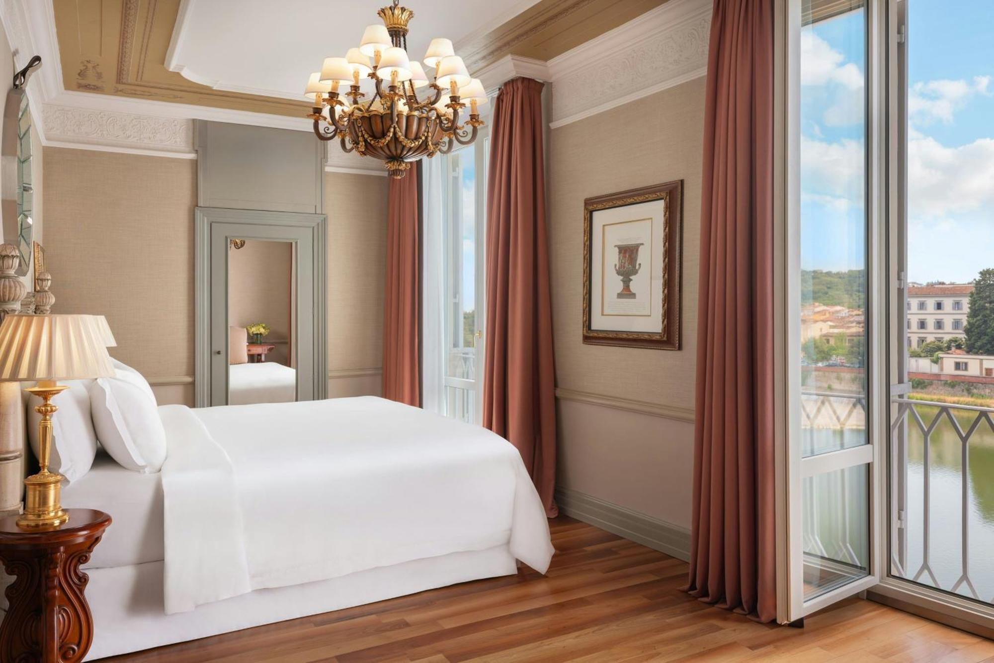 Deluxe Kamer met Kingsize Bed en Uitzicht op Rivier
