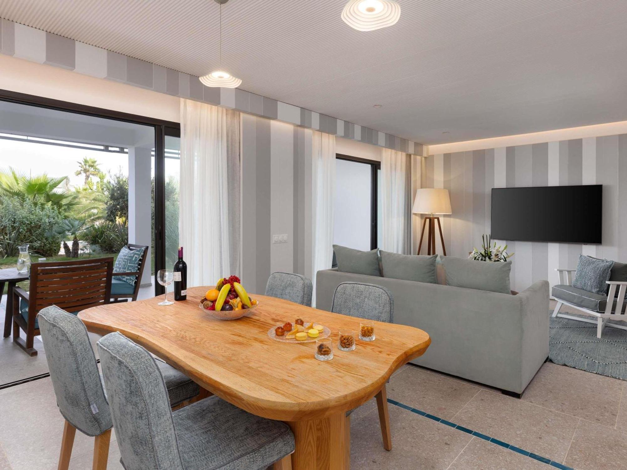 Suite Prestige con Letto King-Size e Terrazza con Vista Piscina e Mare