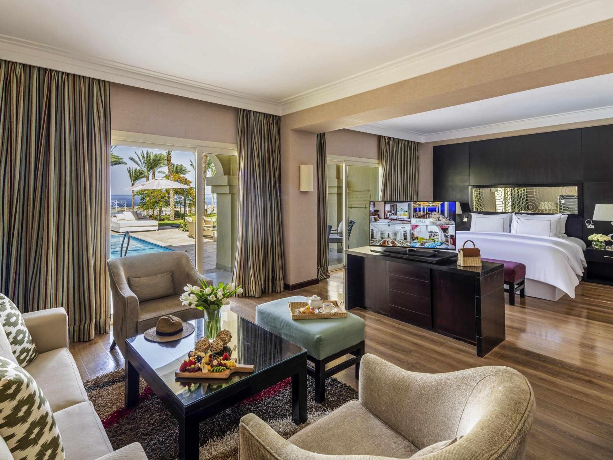 Suite Swim-Up