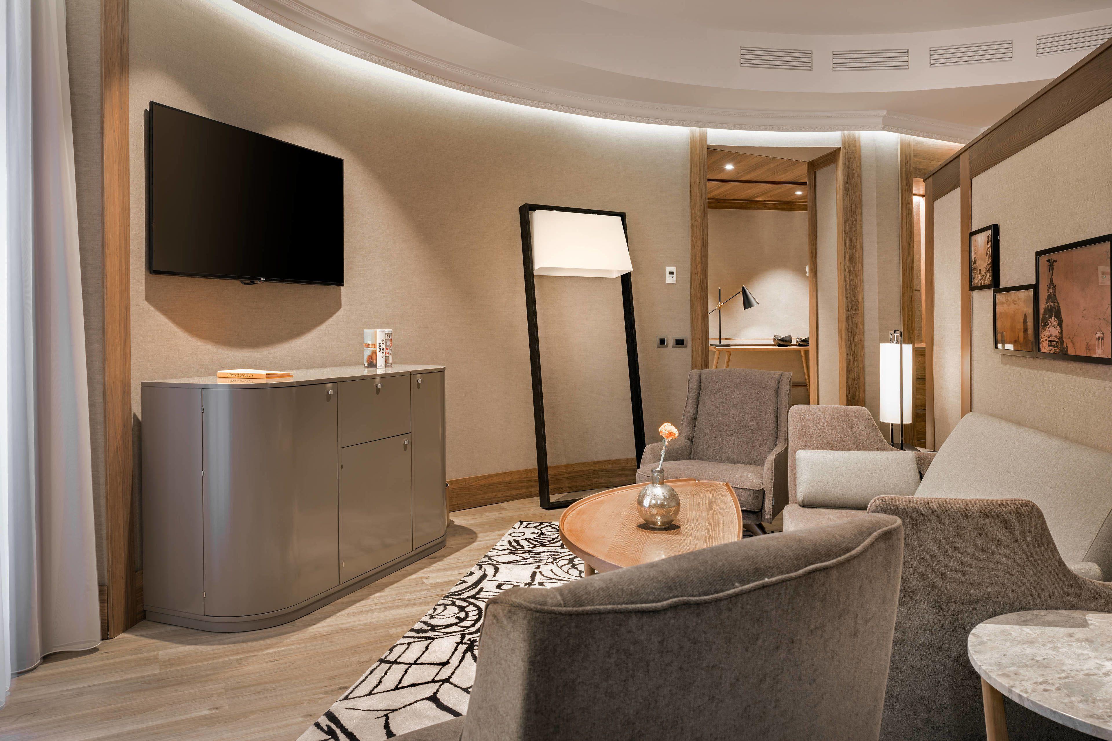 One-Bedroom King Suite City View