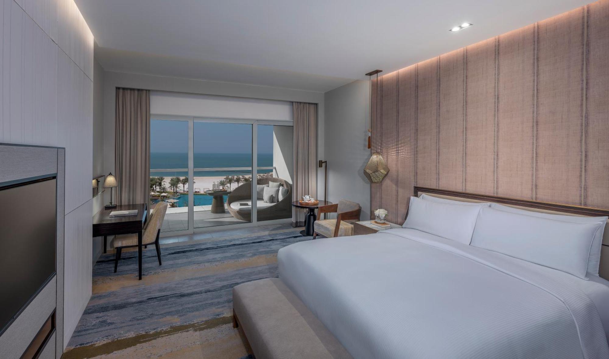 King Room with Infinity Ocean View and Club Lounge Access - 36 hours Staycation, Early Check In at 8:00 AM, Late Check Out until 8:00 PM, 25% Discount on F&B and Spa (Valid from Monday to Wednesday) Valid until 31 July 2026