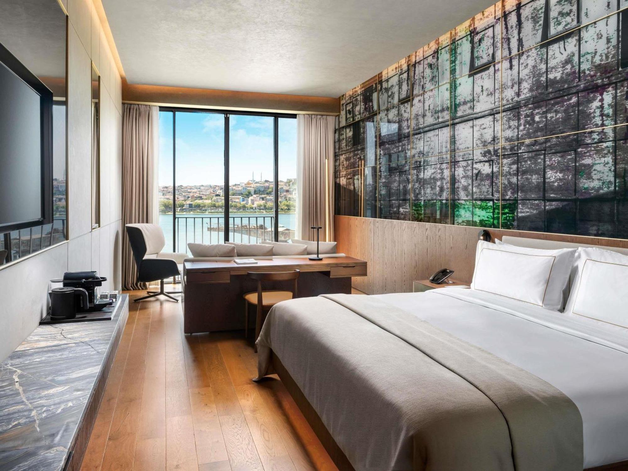 Premium King Room with Sea View - Nickelodeon Play Access,1740057572:JPEG