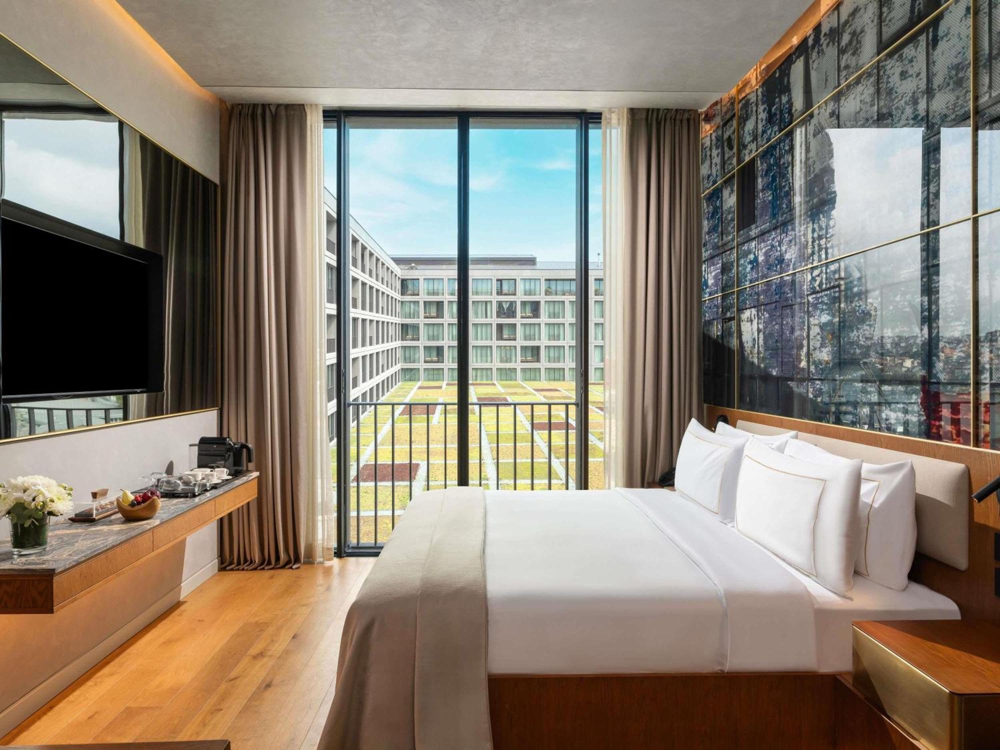 Junior Suite with Partial Sea View - Nickelodeon Play Access,1740057566:JPEG