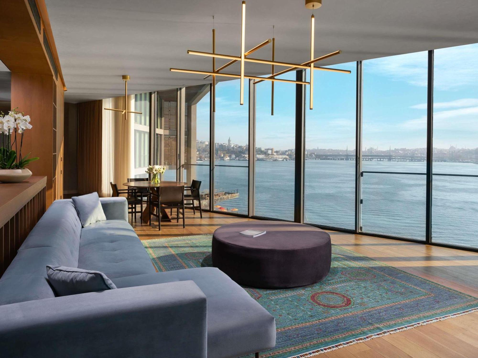 One-Bedroom Duplex Terrace Suite Sea View Butler Service,1740057596:JPEG