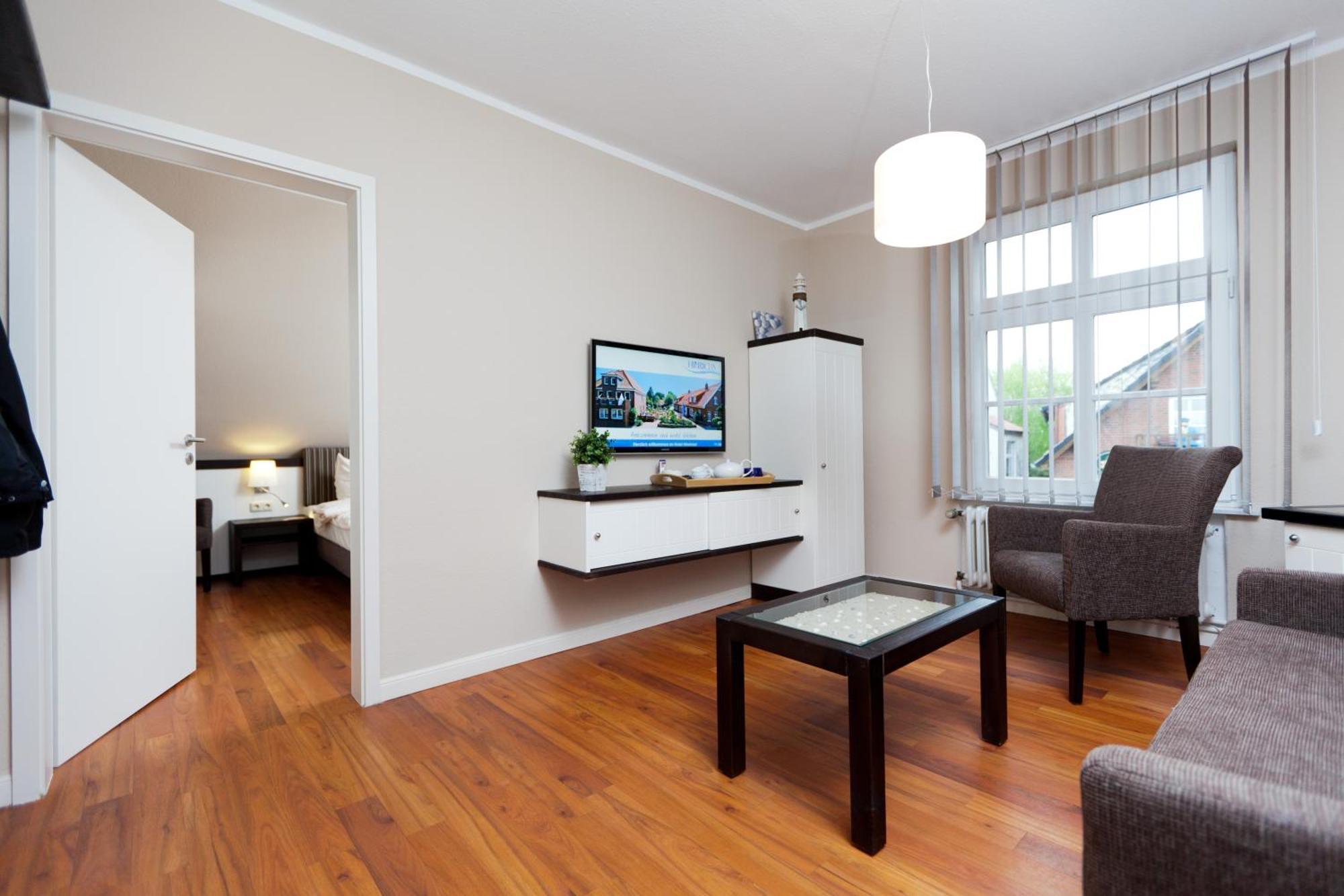 Family Room,1742569838:JPEG