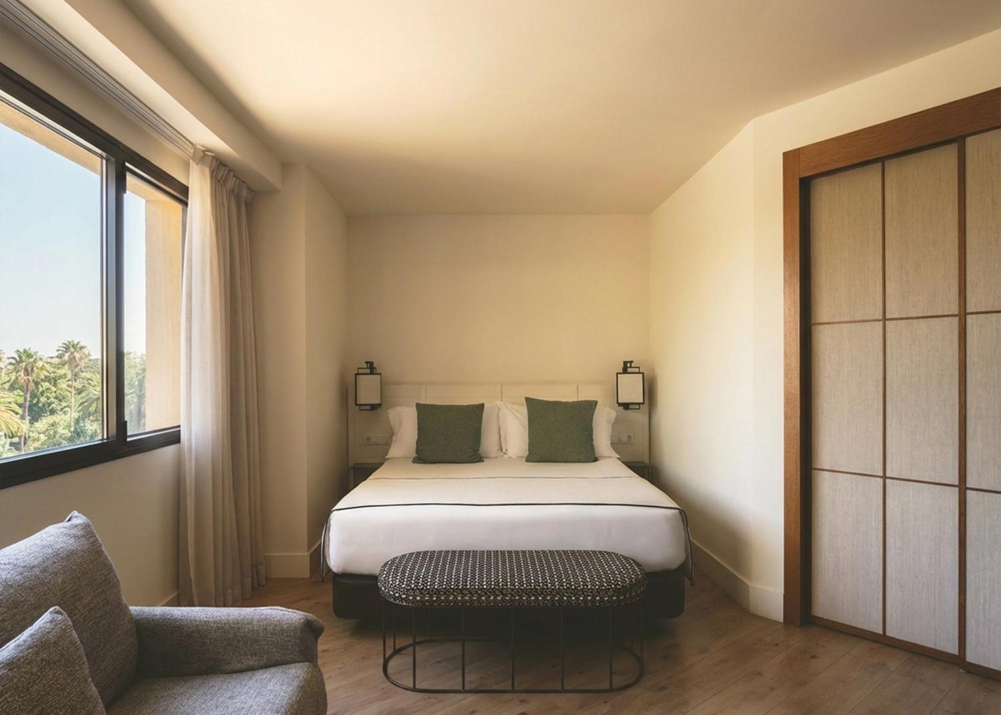 Deluxe Double or Twin Room (1-2 People),1742582620:JPEG