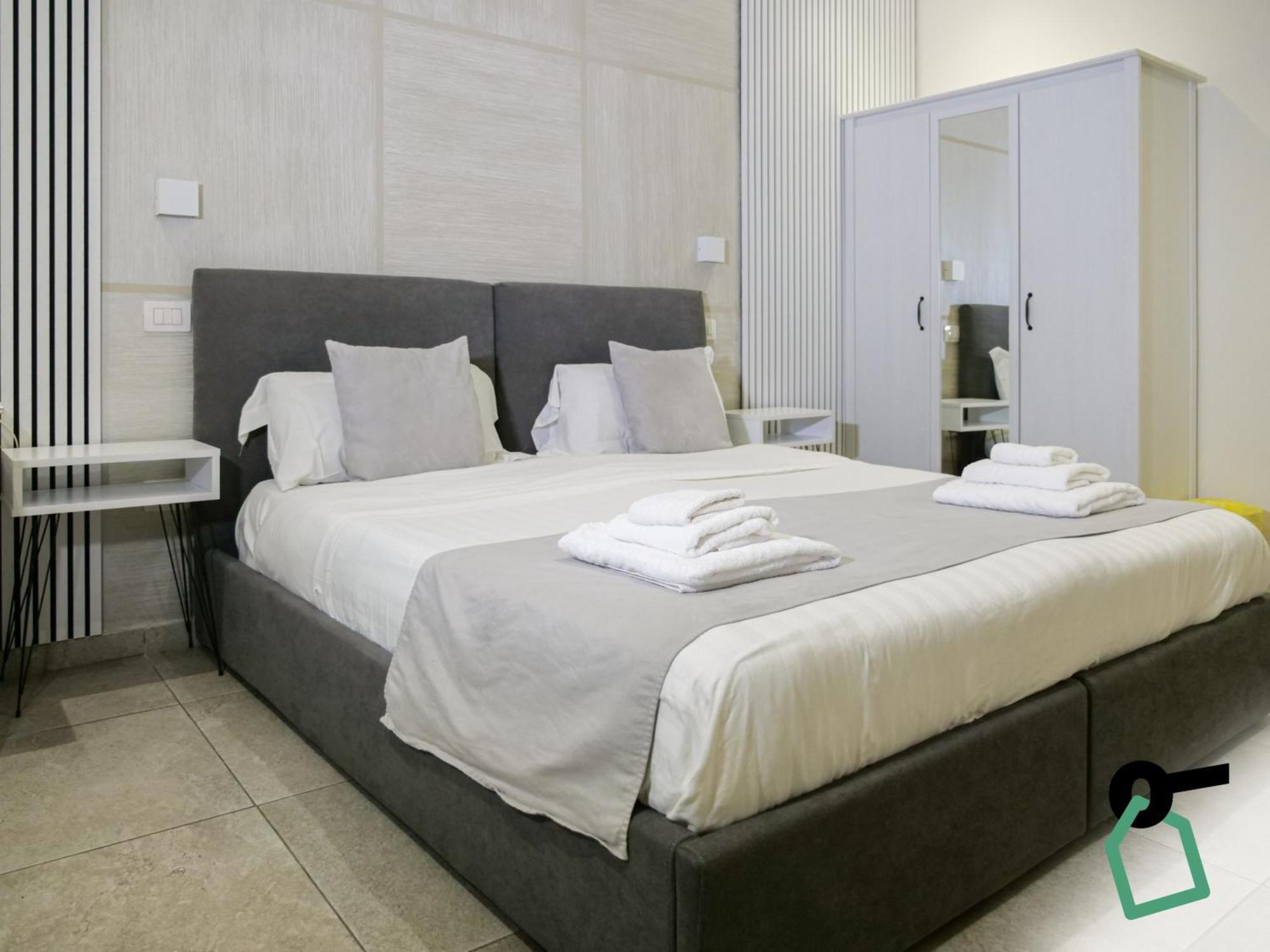 Deluxe Room,1743081671:JPEG