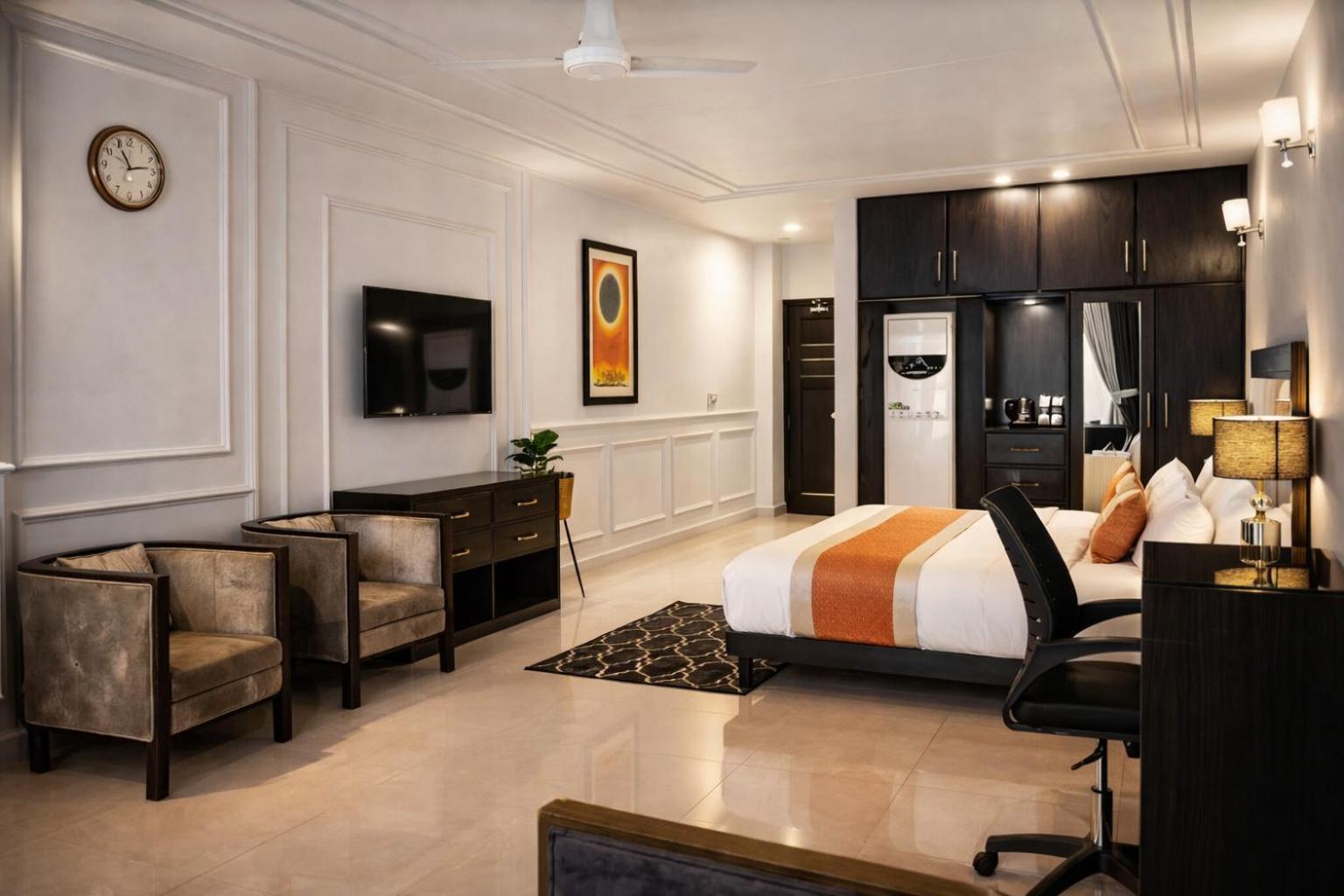 Executive King Suite with Living Room - Smoking