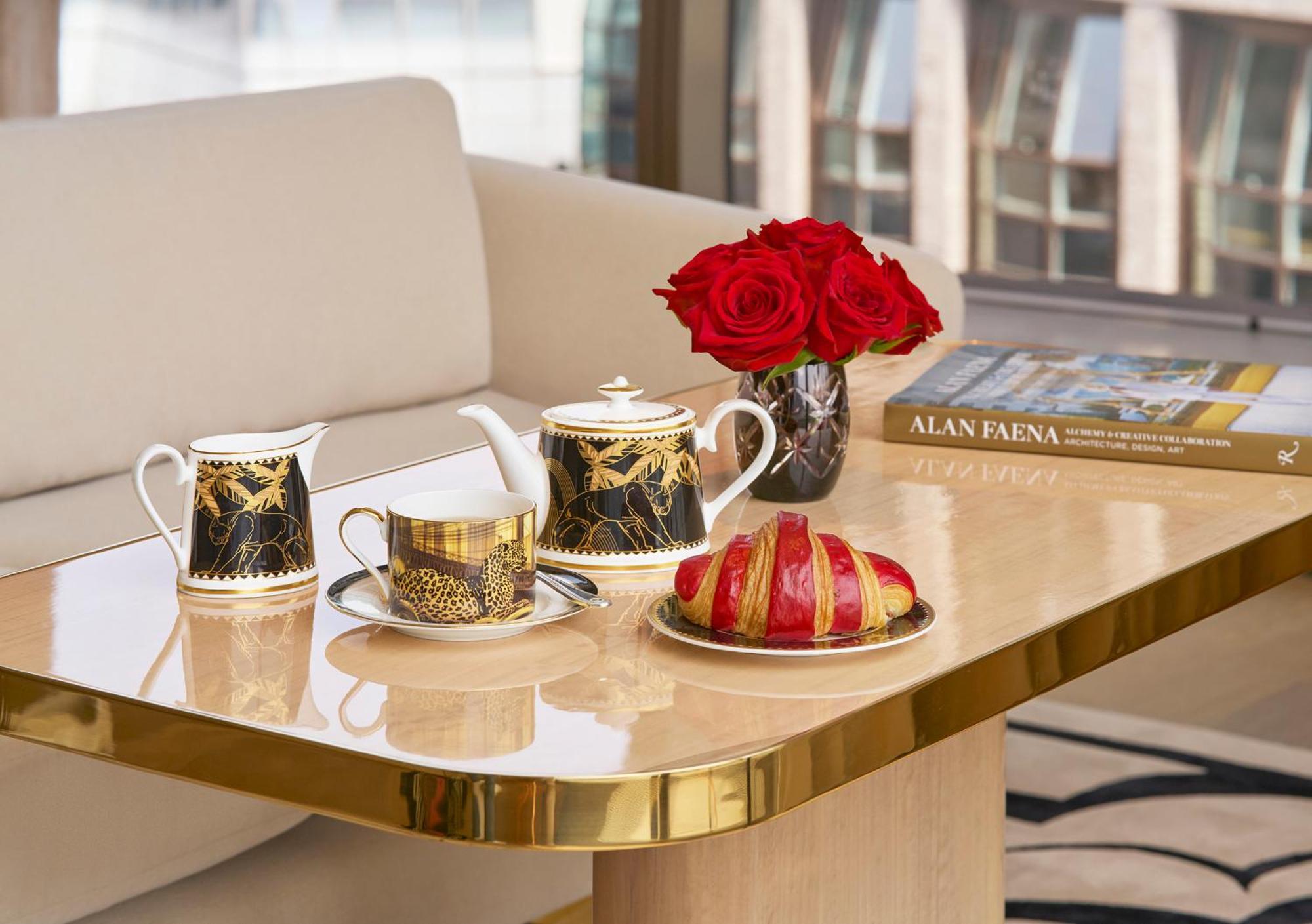 Hudson River Corner King Room