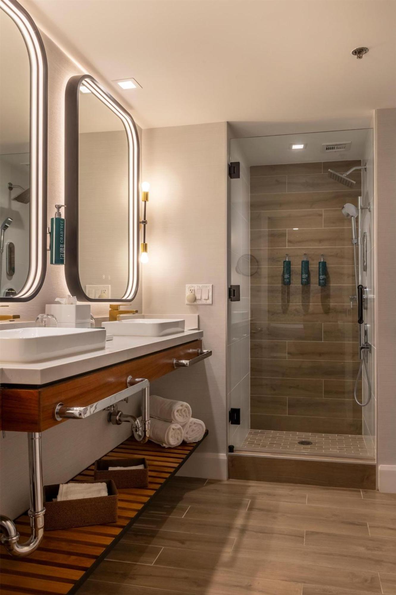 Oceanfront One-Bedroom Suite - Huntington Tower