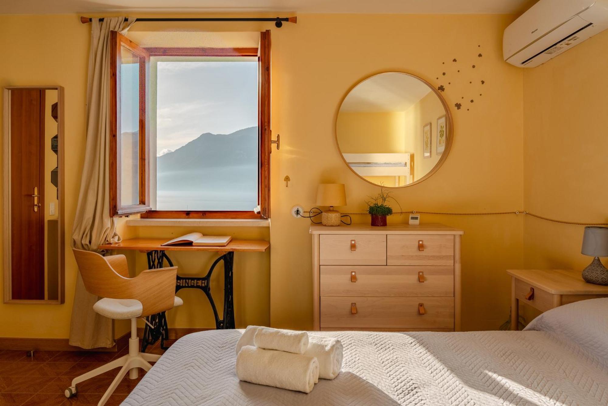 Quadruple Room Lake View