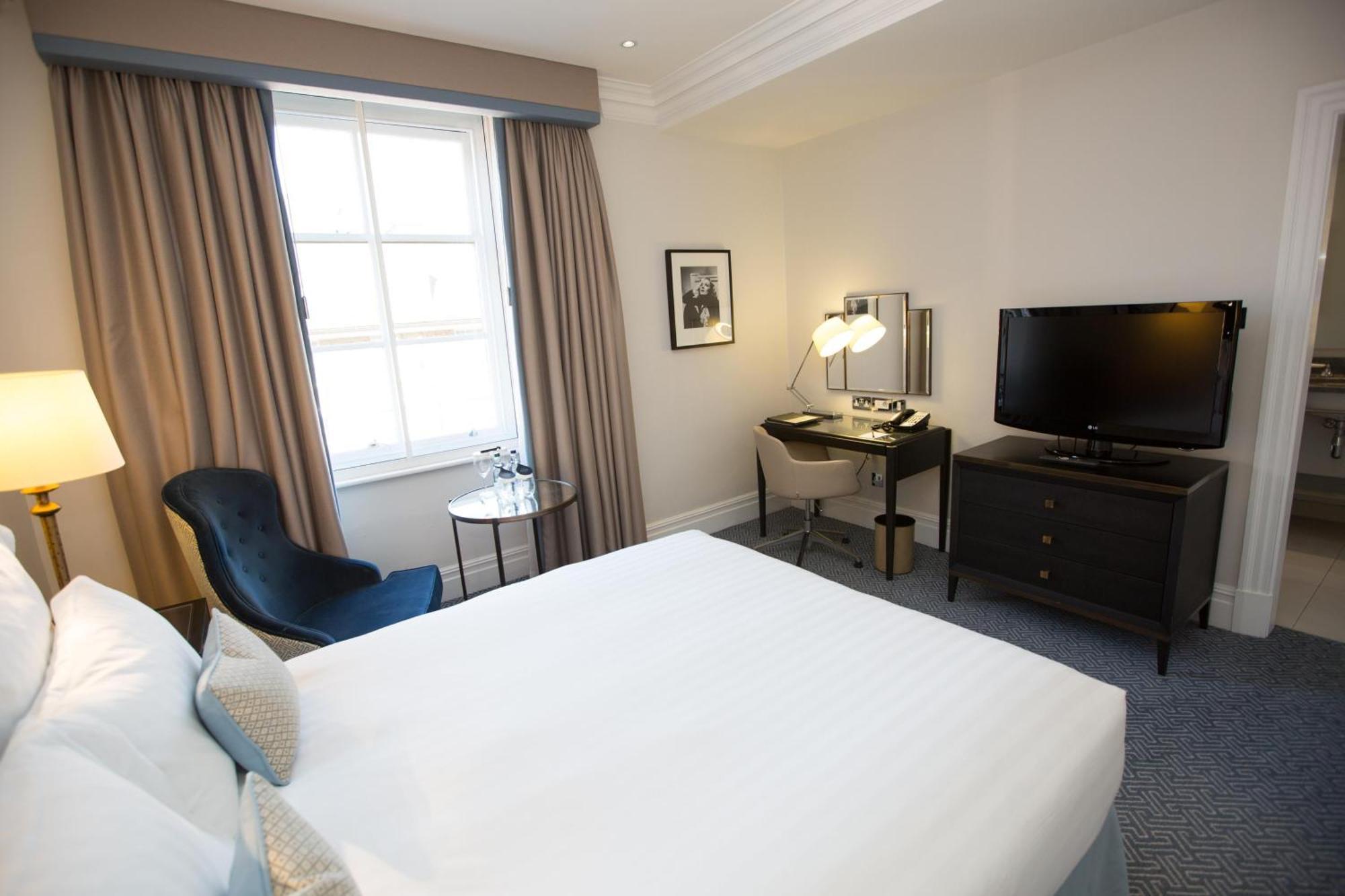 Deluxe Queen Room,1765804991:JPEG