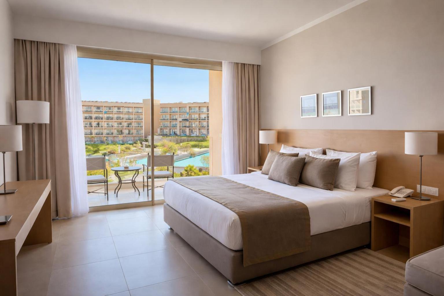 Executive Suite mit Queensize-Bett und Swim Up