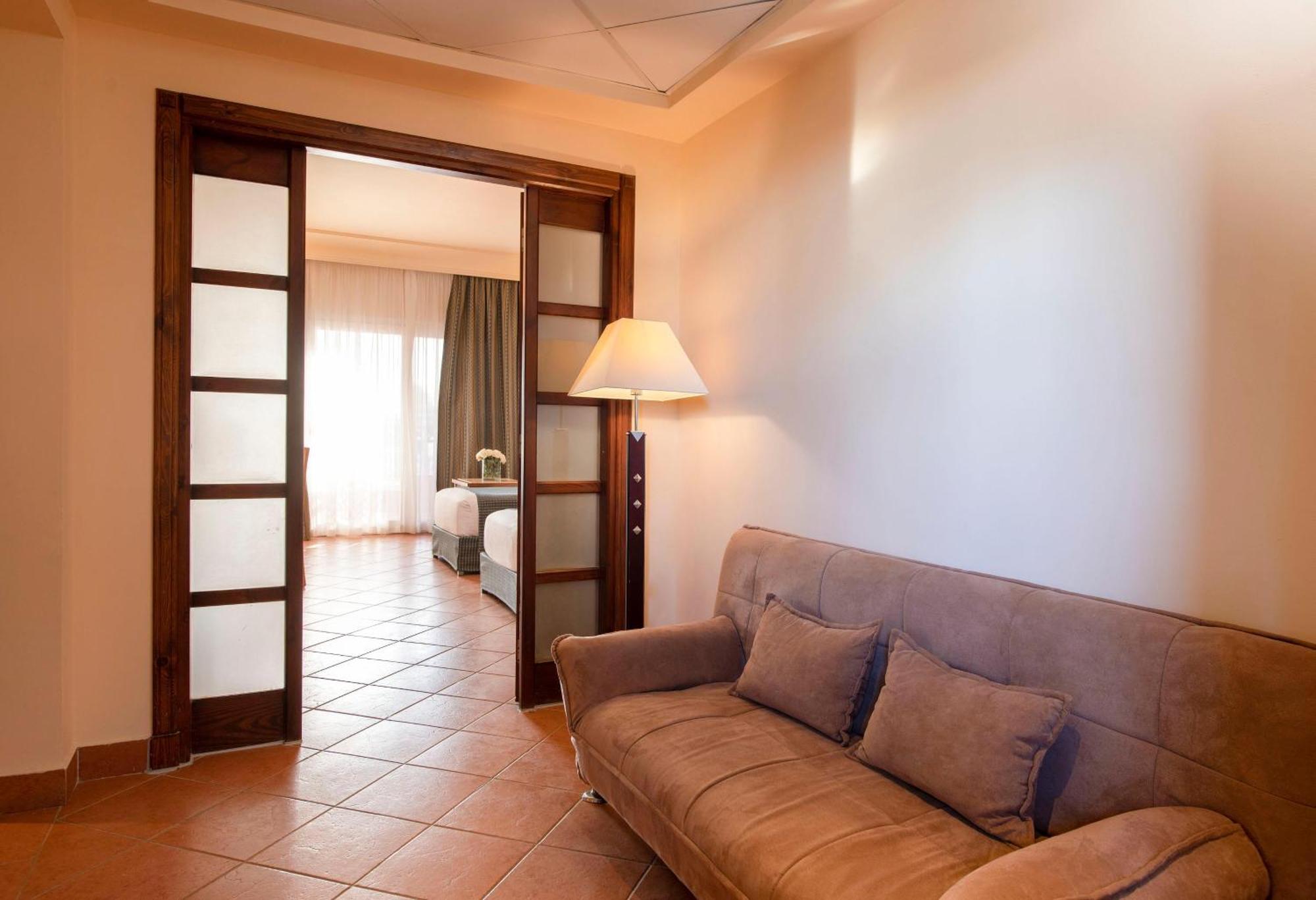 Suite Familiale (2 Adultes + 1 Enfant)