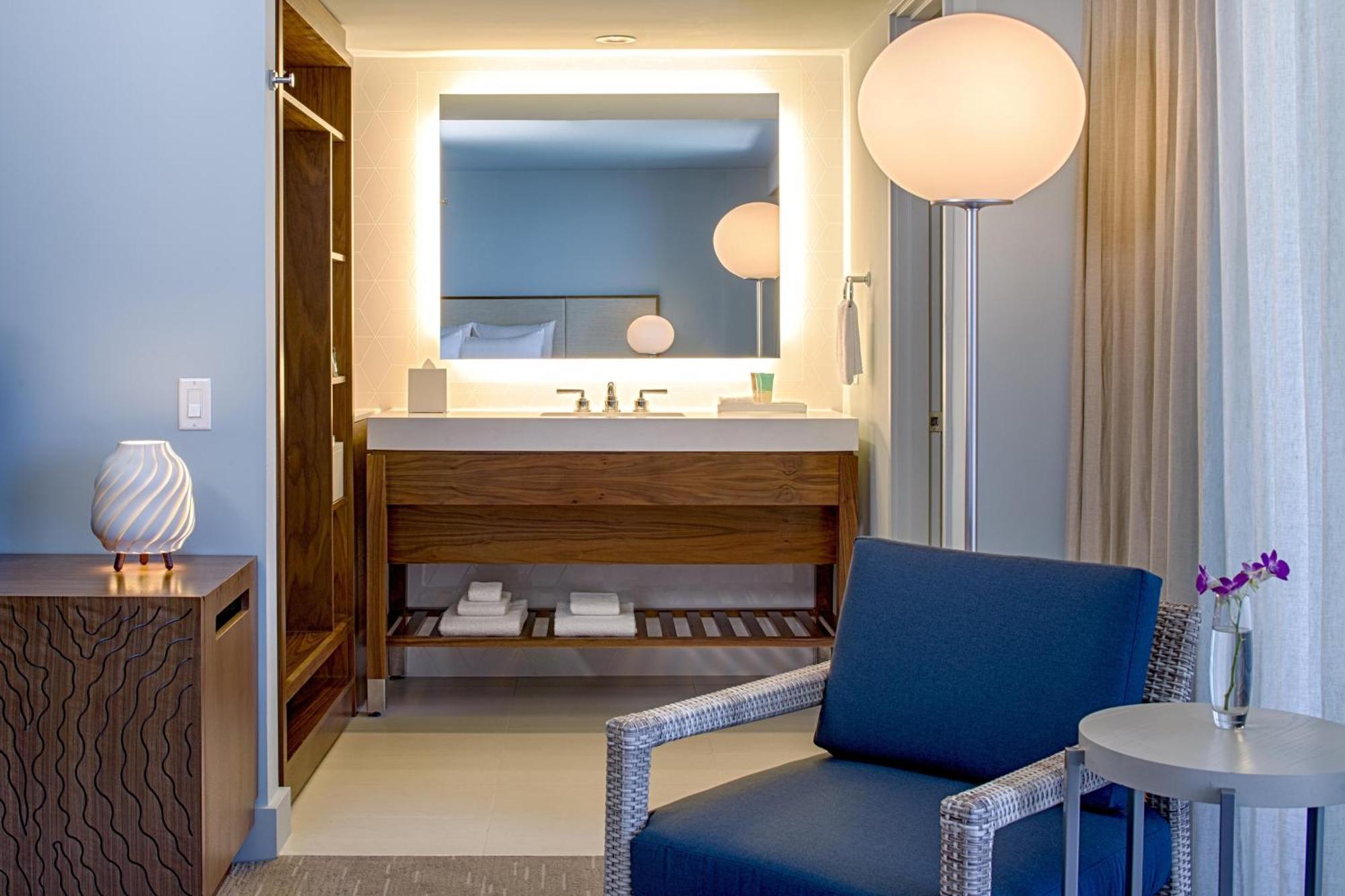 Kamer met Kingsize Bed en Uitzicht op de Stad